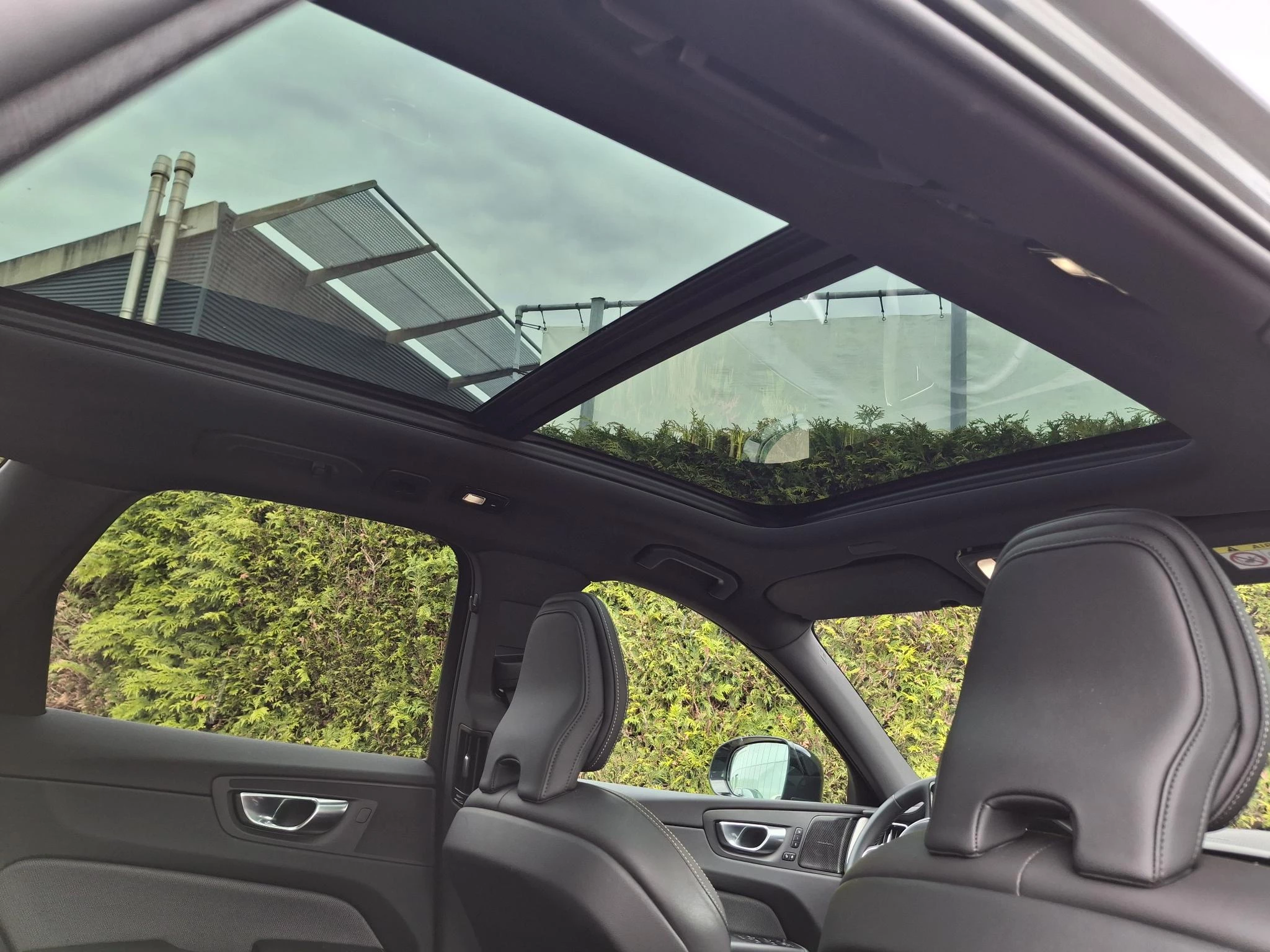 Volvo XC60 T8 Plug-in hybrid AWD Ultimate Dark