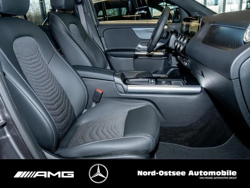 Mercedes-Benz GLA 180 PROGRESSIVE NIGHT PANO AHK DISTRON SOUND Progressive