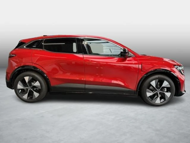 Renault-Megane E-Tech-image-3