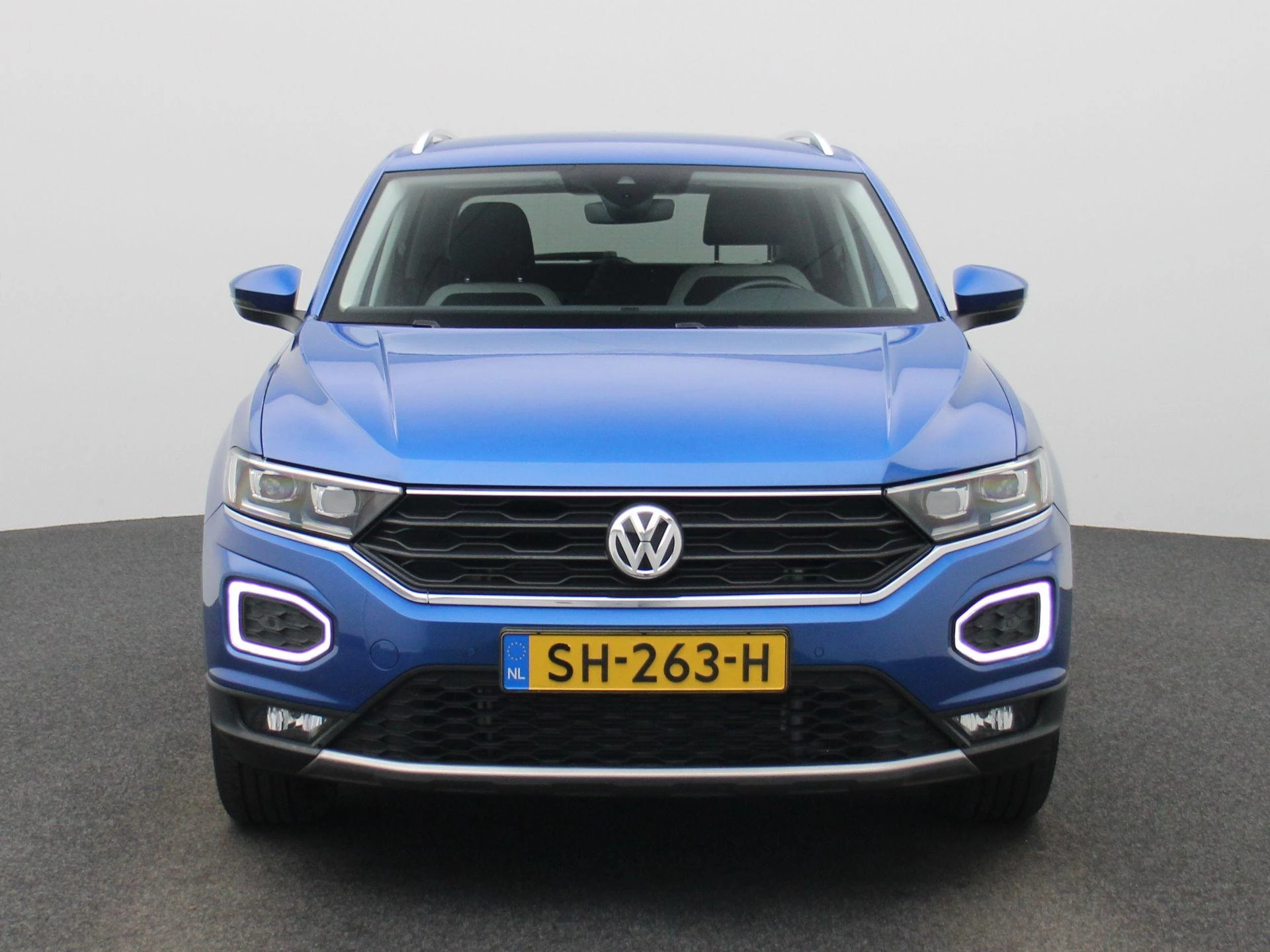 Volkswagen-T-Roc-image-2