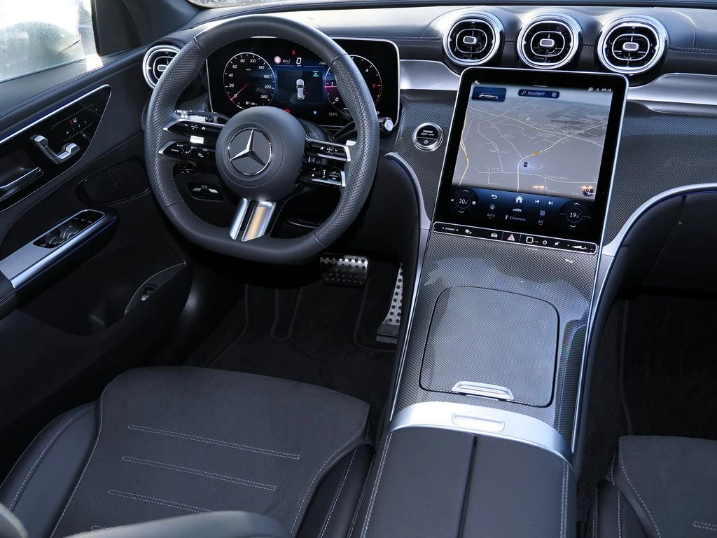 Mercedes-Benz-GLC 300 d-image-9