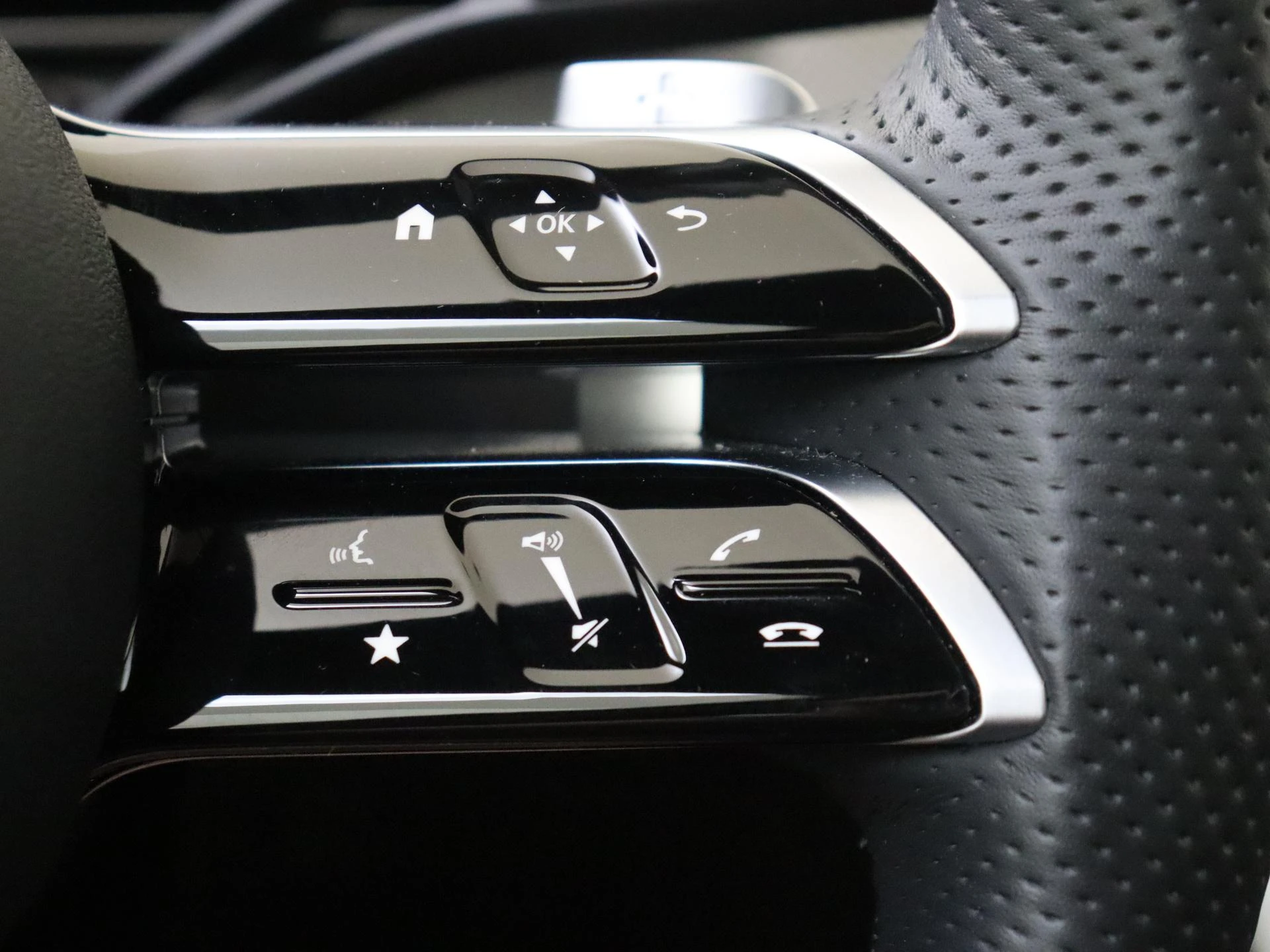 Mercedes-Benz-C-Klasse-image-13