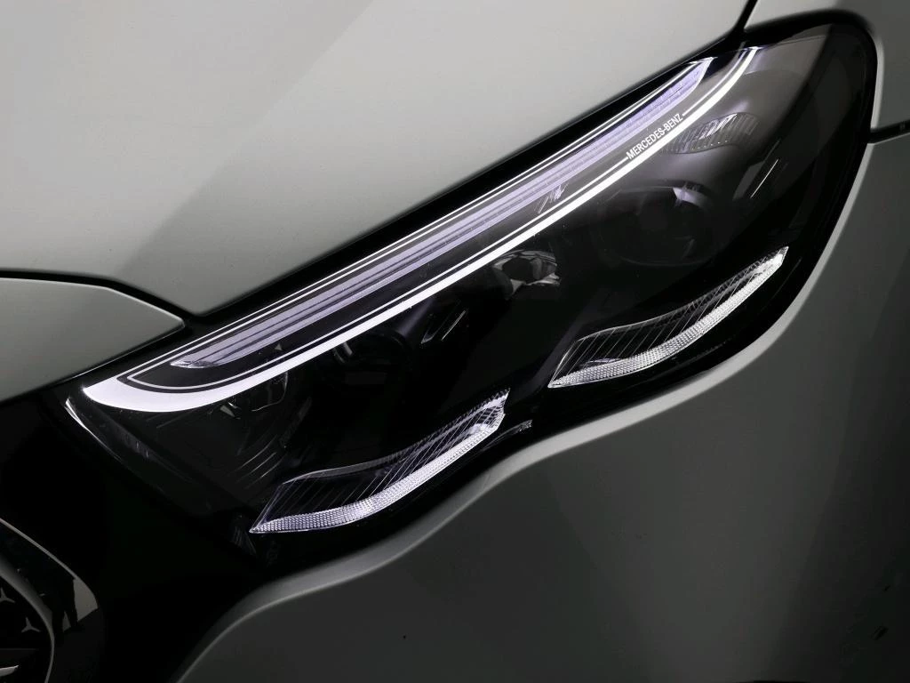 Mercedes-Benz-E-Klasse-image-15