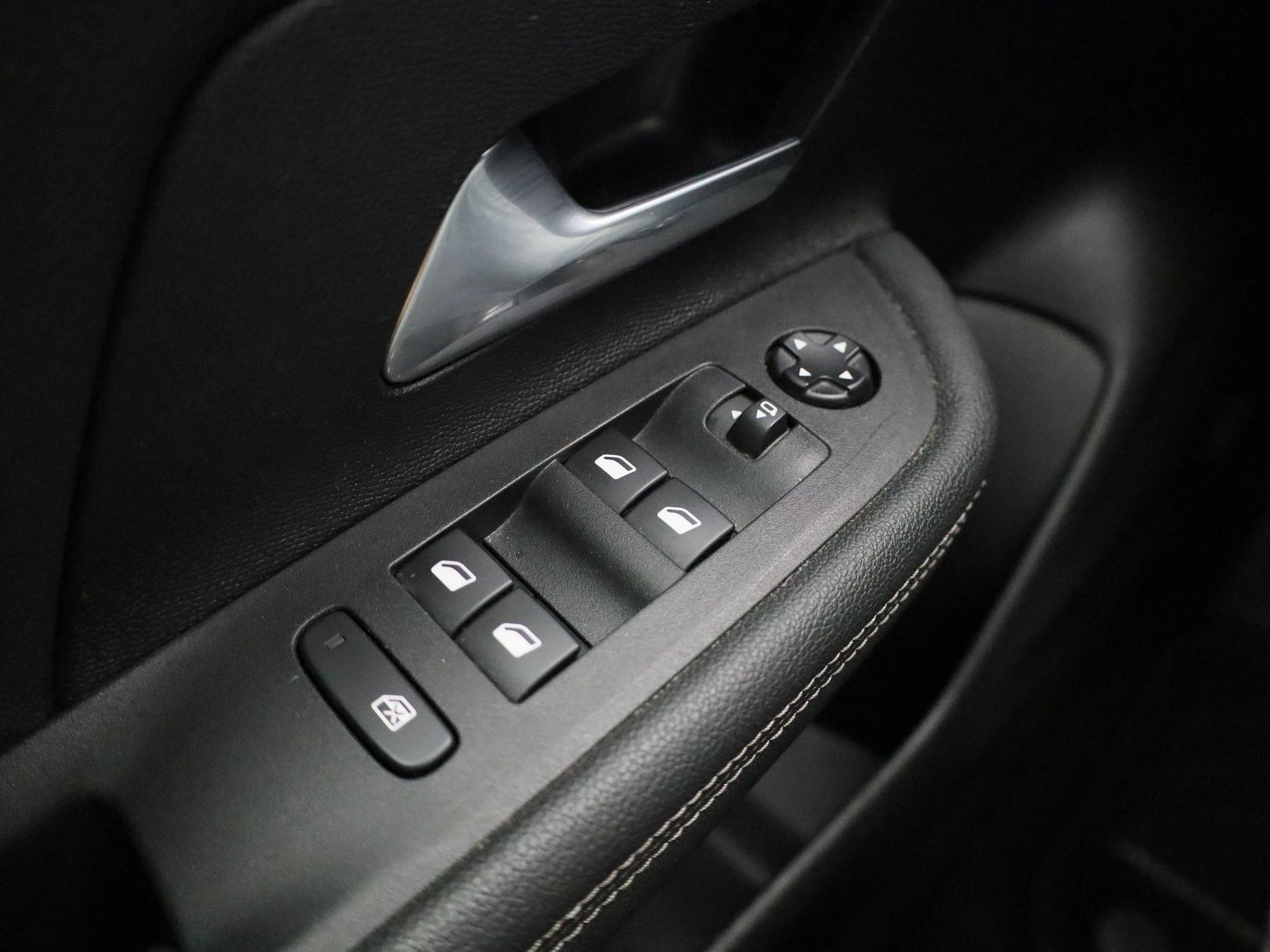Opel-Mokka-e-image-24