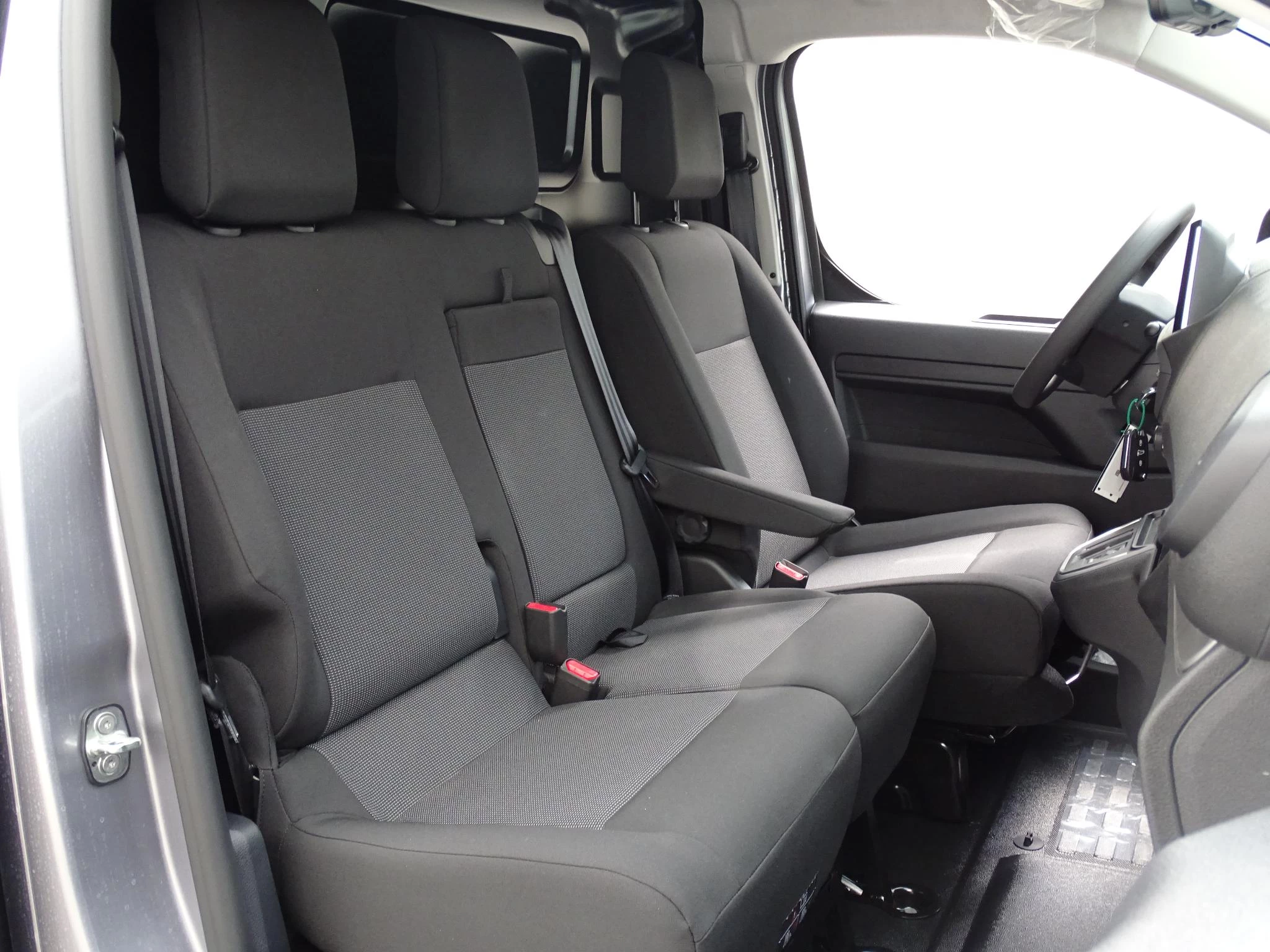 Opel Vivaro 2.2 Turbo D 180 S/S AT8 L3H1