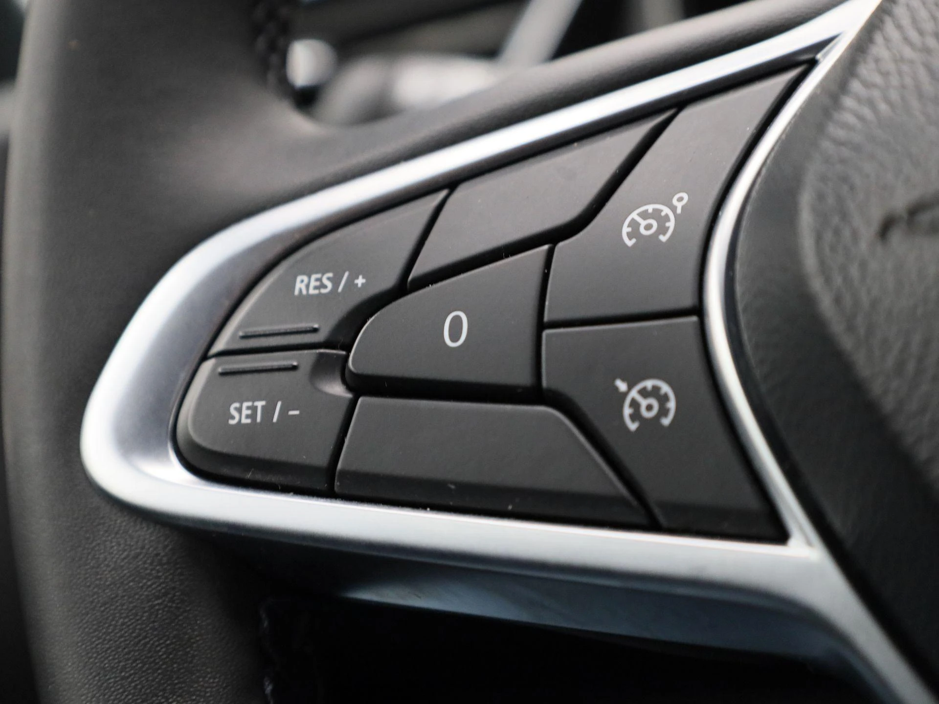 Renault-Clio-image-17