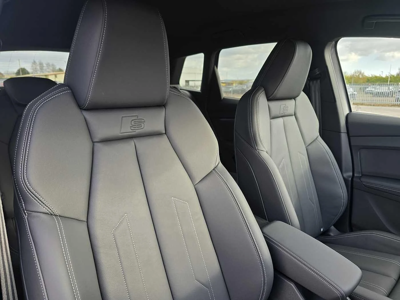 Audi-Q4 e-tron-image-14