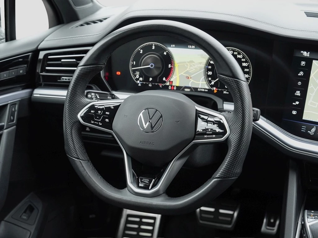 Volkswagen Touareg 3.0 TDI DSG 4Motion R-Line *AHK*IQ-Light*Luftfederung*360°-Kamera*Navi*App-Connect*ACC*Black