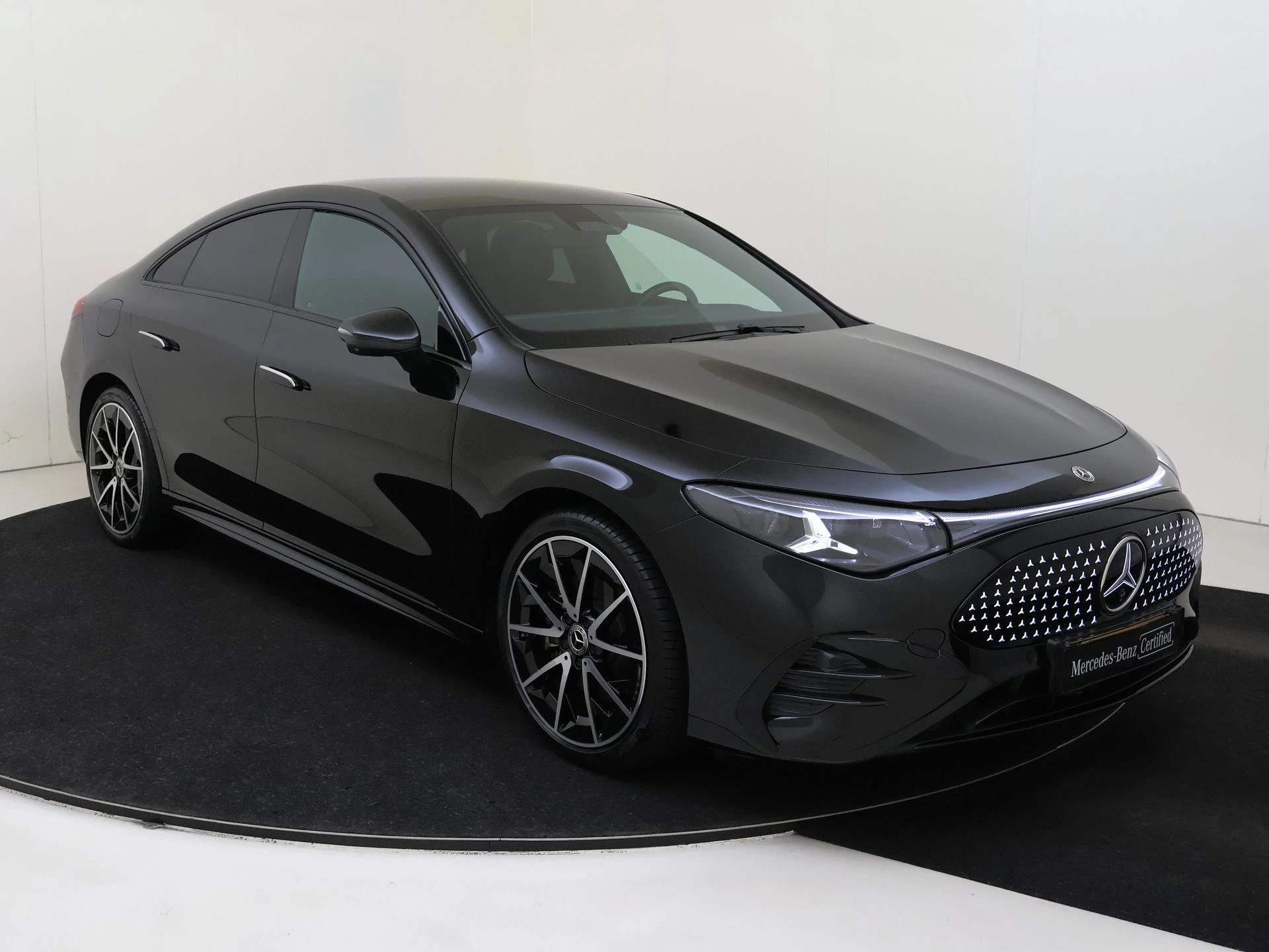 Mercedes-Benz-CLA-image-1
