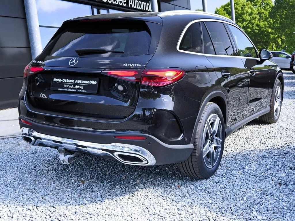 Mercedes-Benz-GLC 300 d-image-5