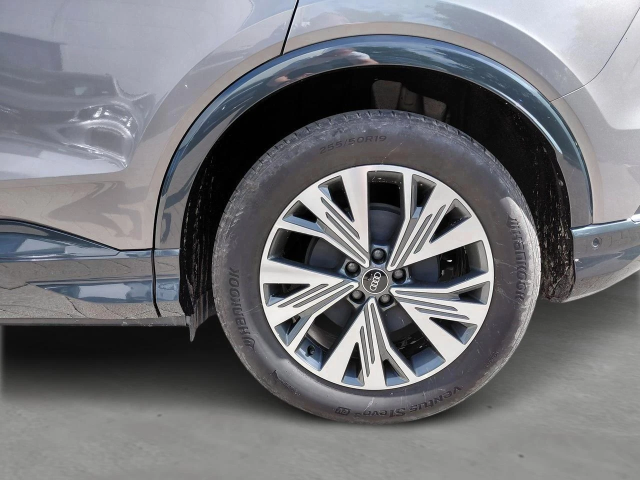 Audi-Q4 e-tron-image-8