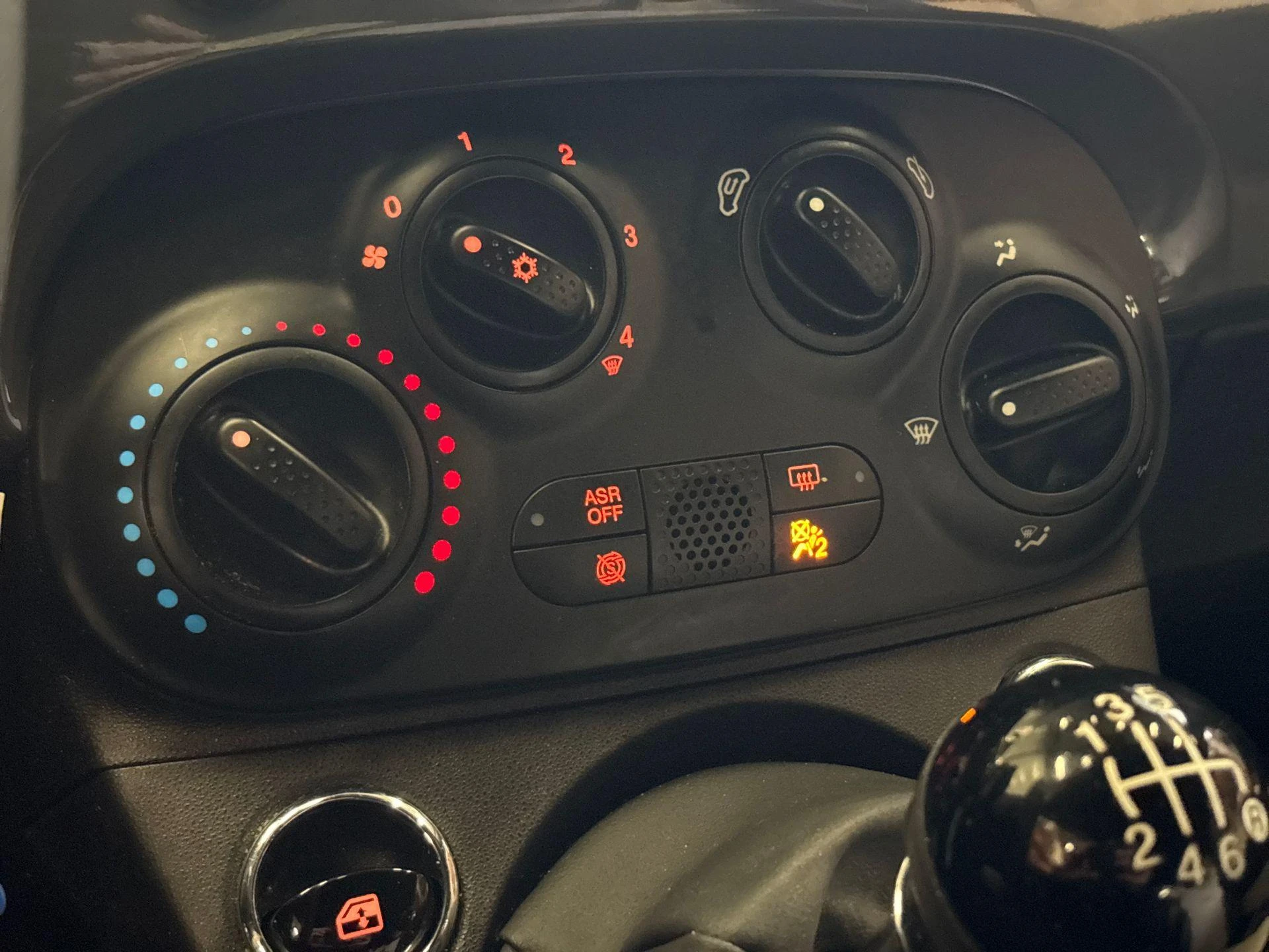 Fiat-500C-image-15