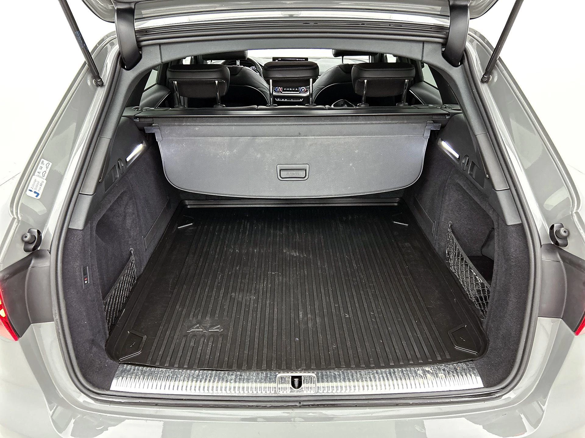 Audi A4 Avant 35 TFSI Launch edition Sport 150 PK