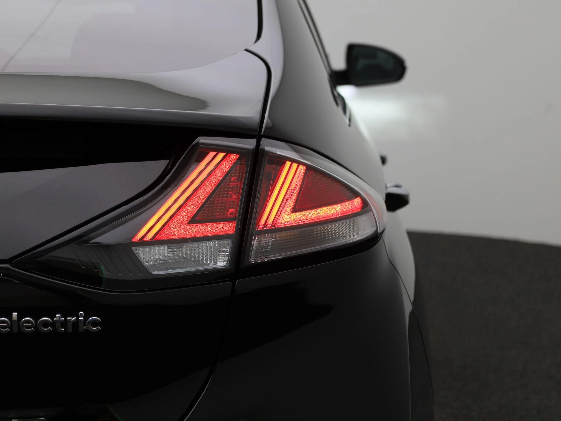 Hyundai-IONIQ-image-38