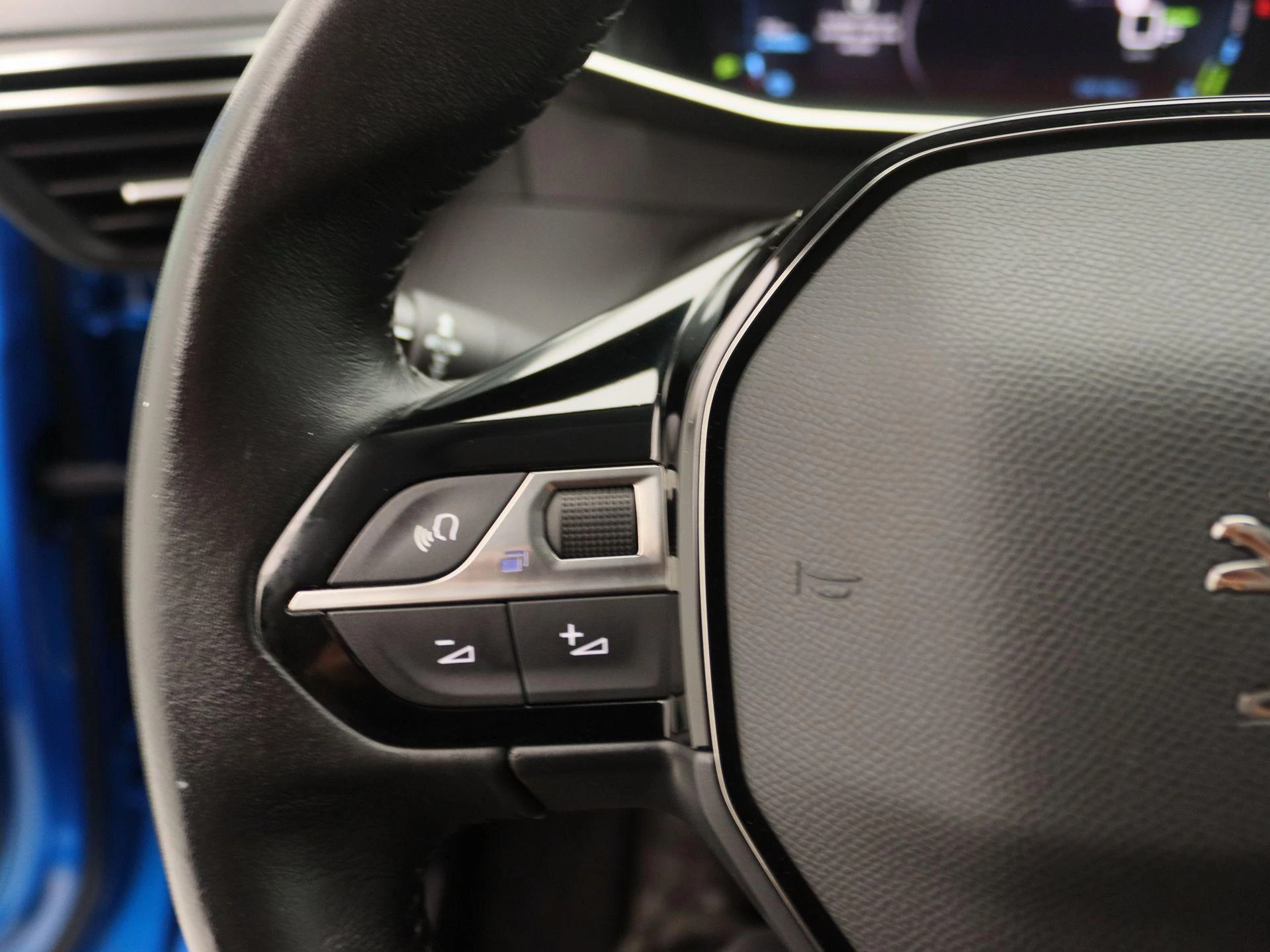 Peugeot e-2008 EV Allure Pack 50 kWh