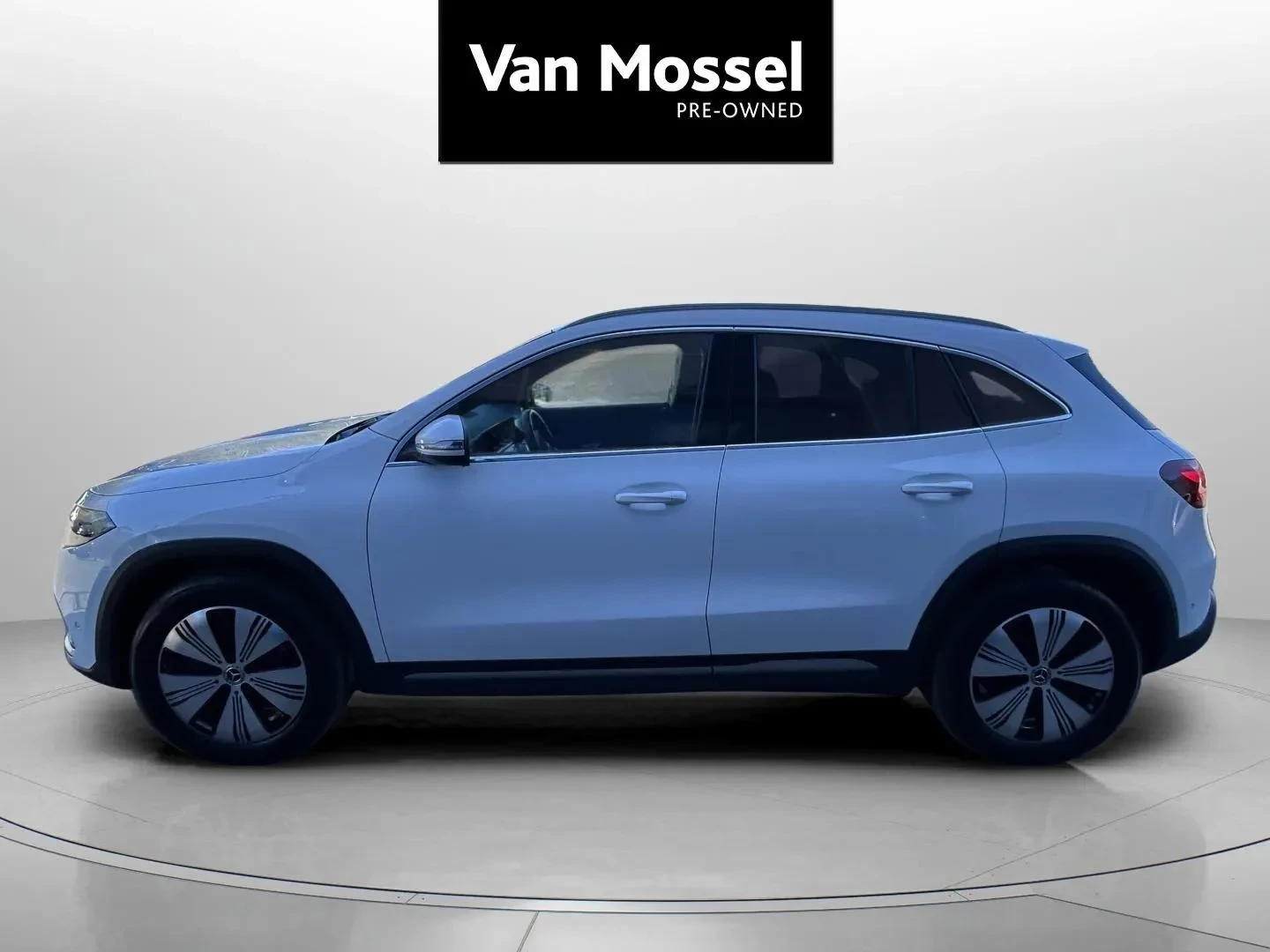 Mercedes-Benz-EQA-image-7