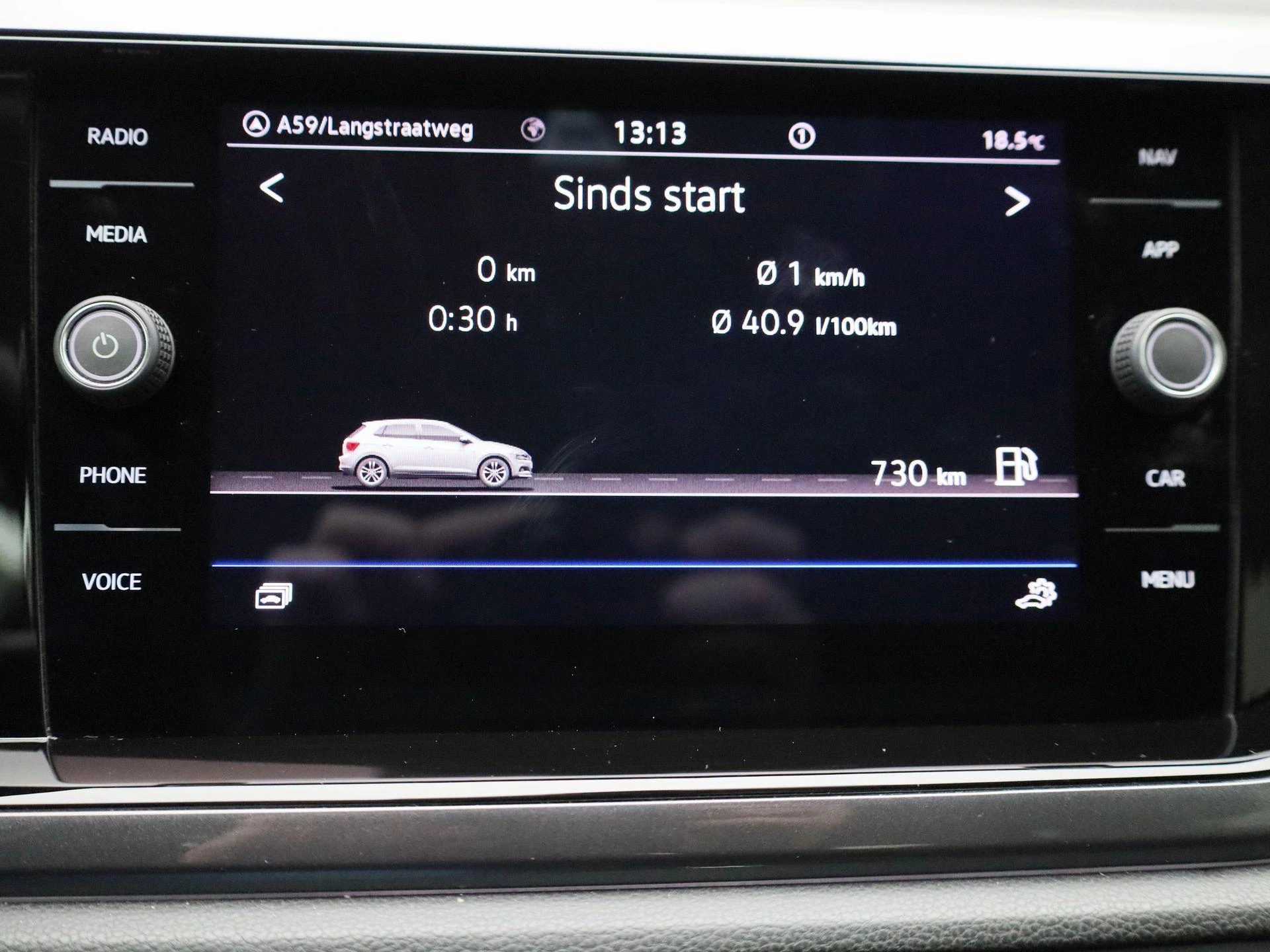 Volkswagen-Polo-image-22