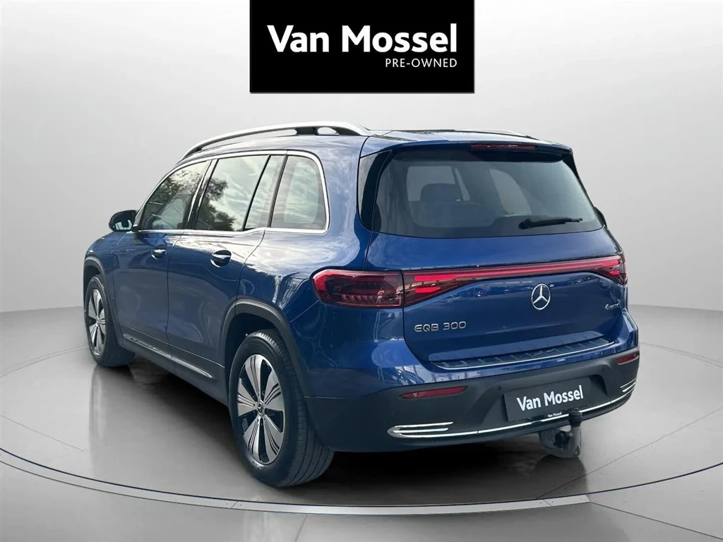 Mercedes-Benz-EQB-image-6