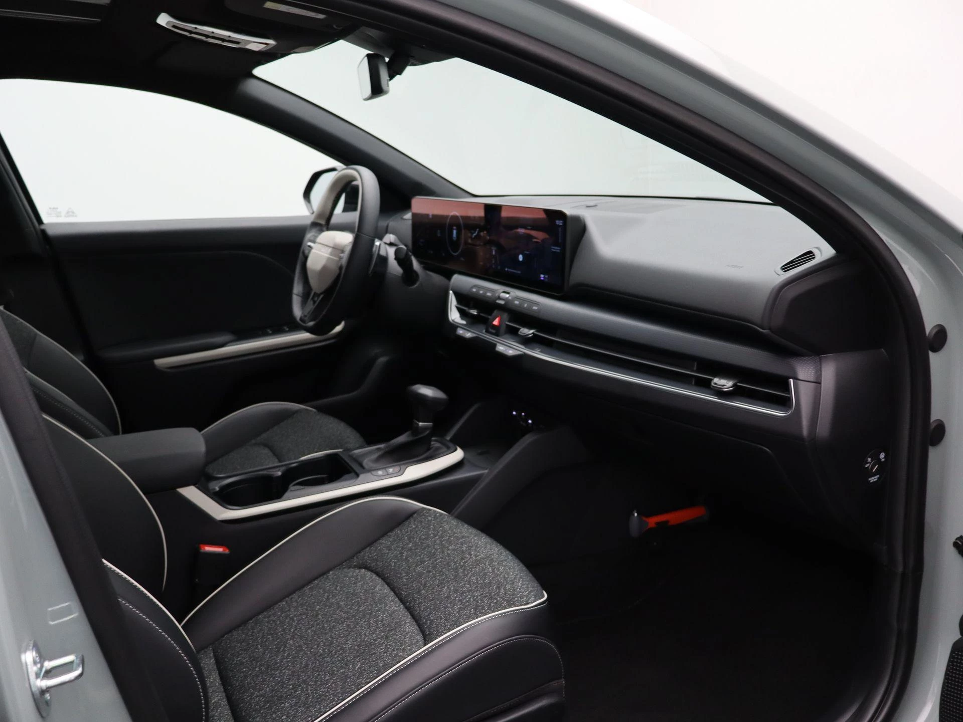Kia K4 1.0 T-GDi MHEV GT-Line Launch Edition (pano)