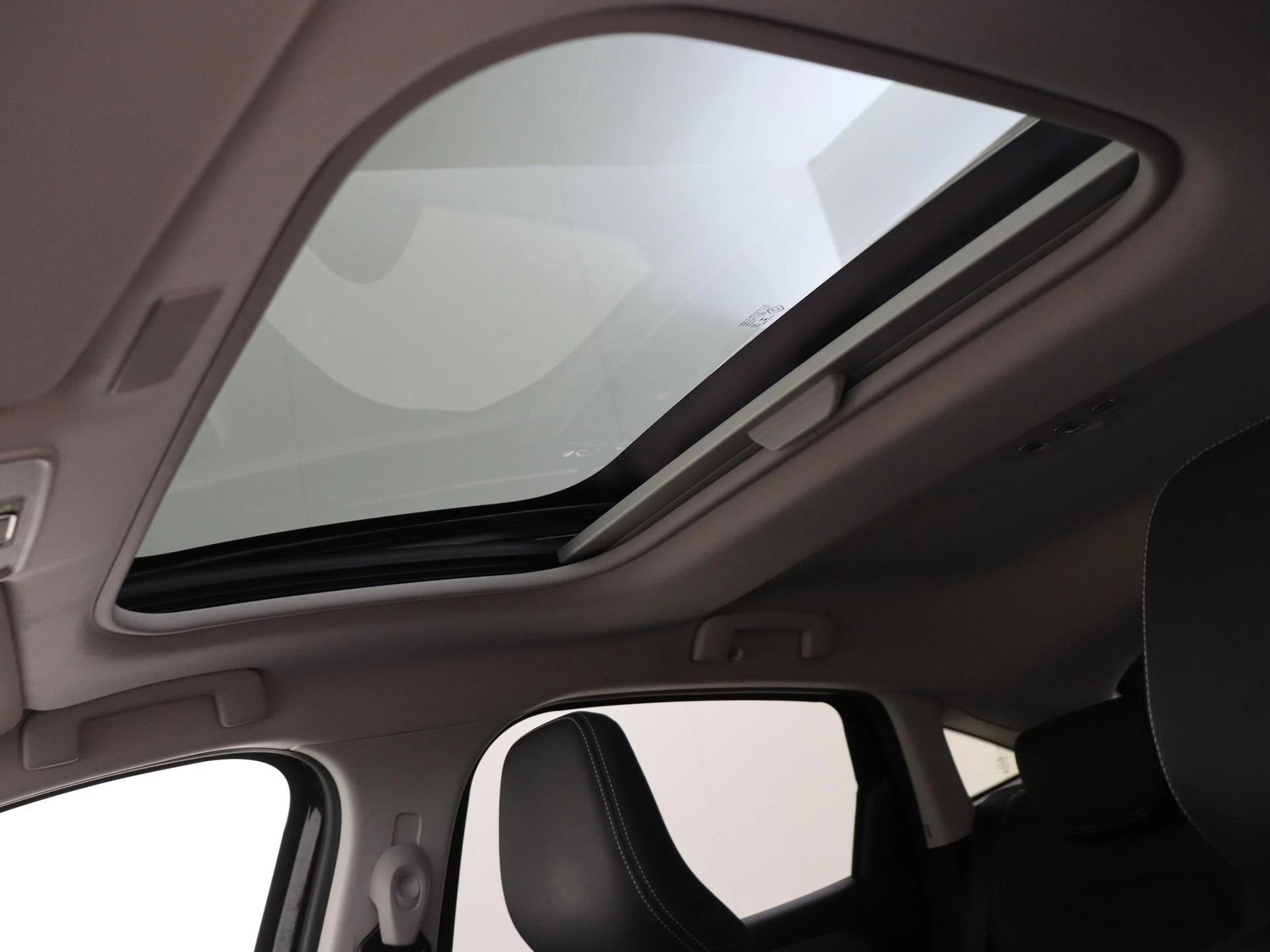 Renault-Arkana-image-27