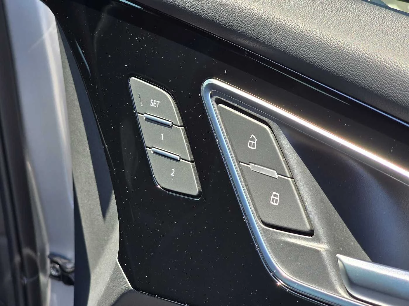 Audi-Q4 e-tron-image-40