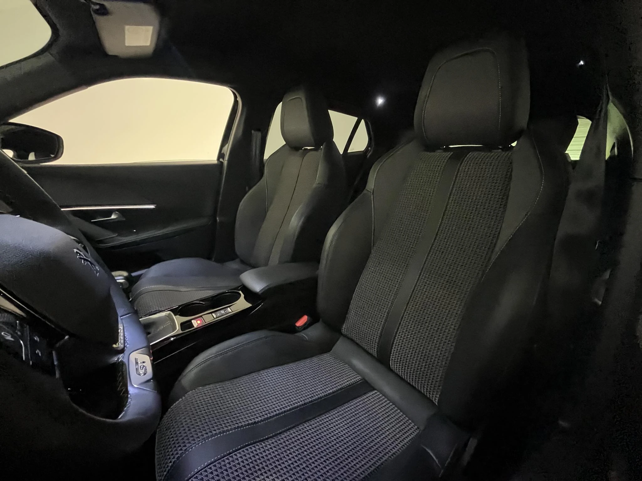 Peugeot-2008-image-17