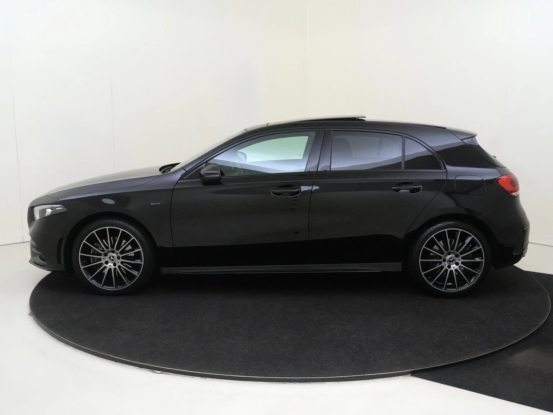 Mercedes-Benz-A-Klasse-image-7