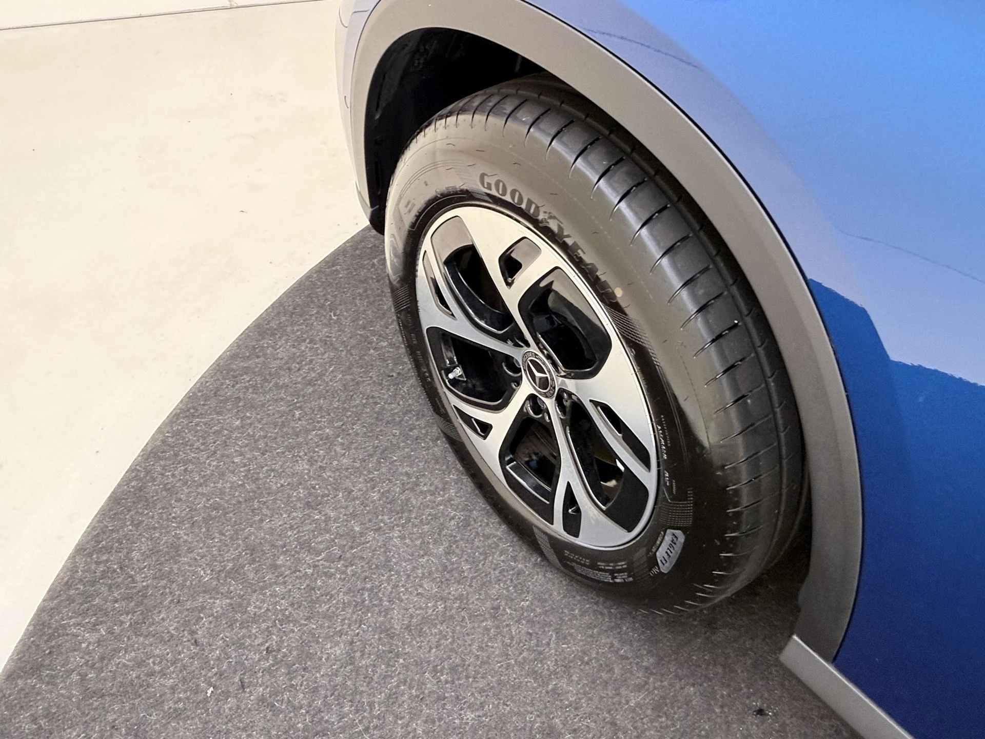 Mercedes-Benz-GLC-image-32