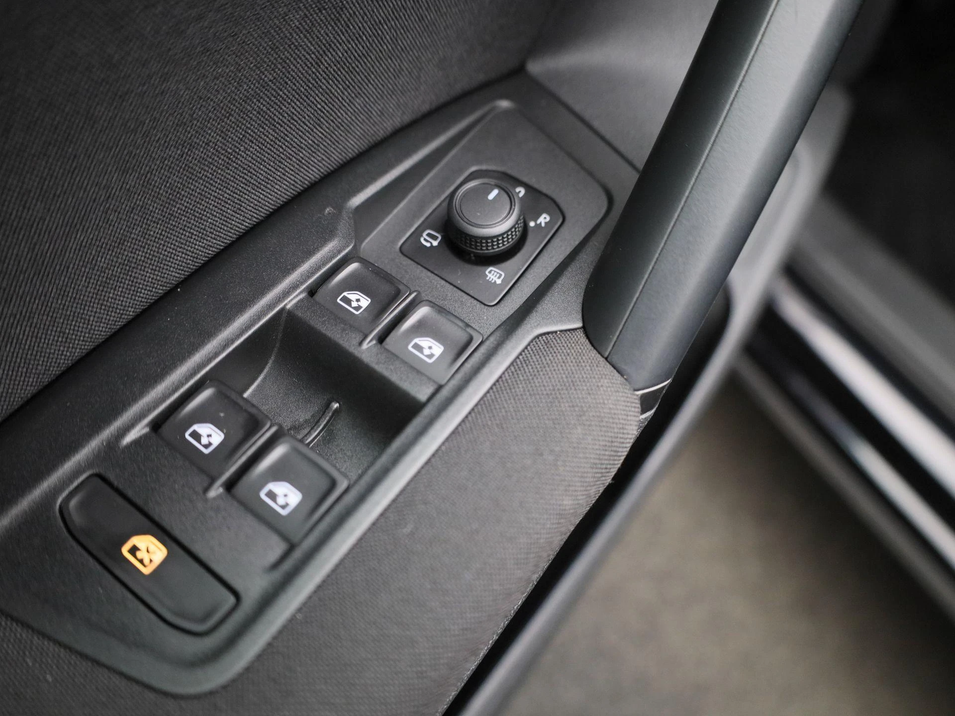 Volkswagen-Tiguan-image-29
