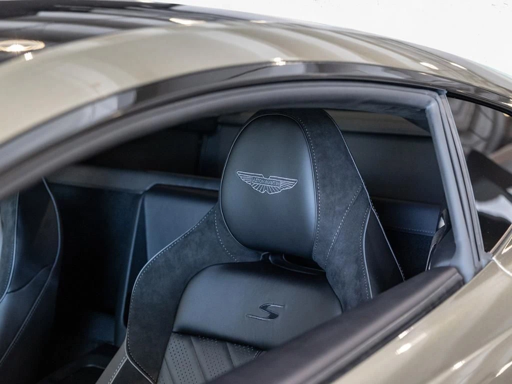 Aston Martin-V8 Vantage-image-5