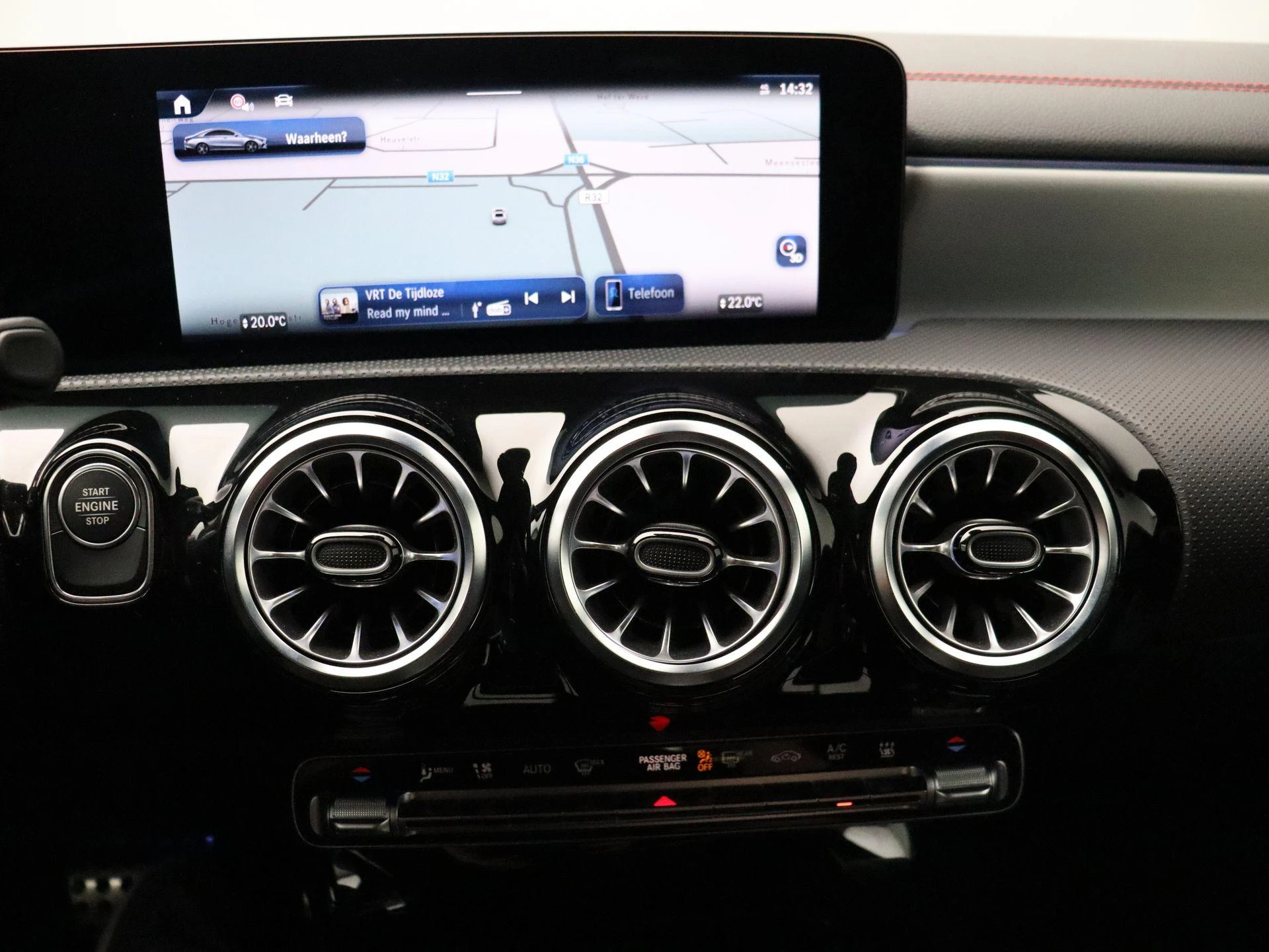 Mercedes-Benz-CLA-image-14