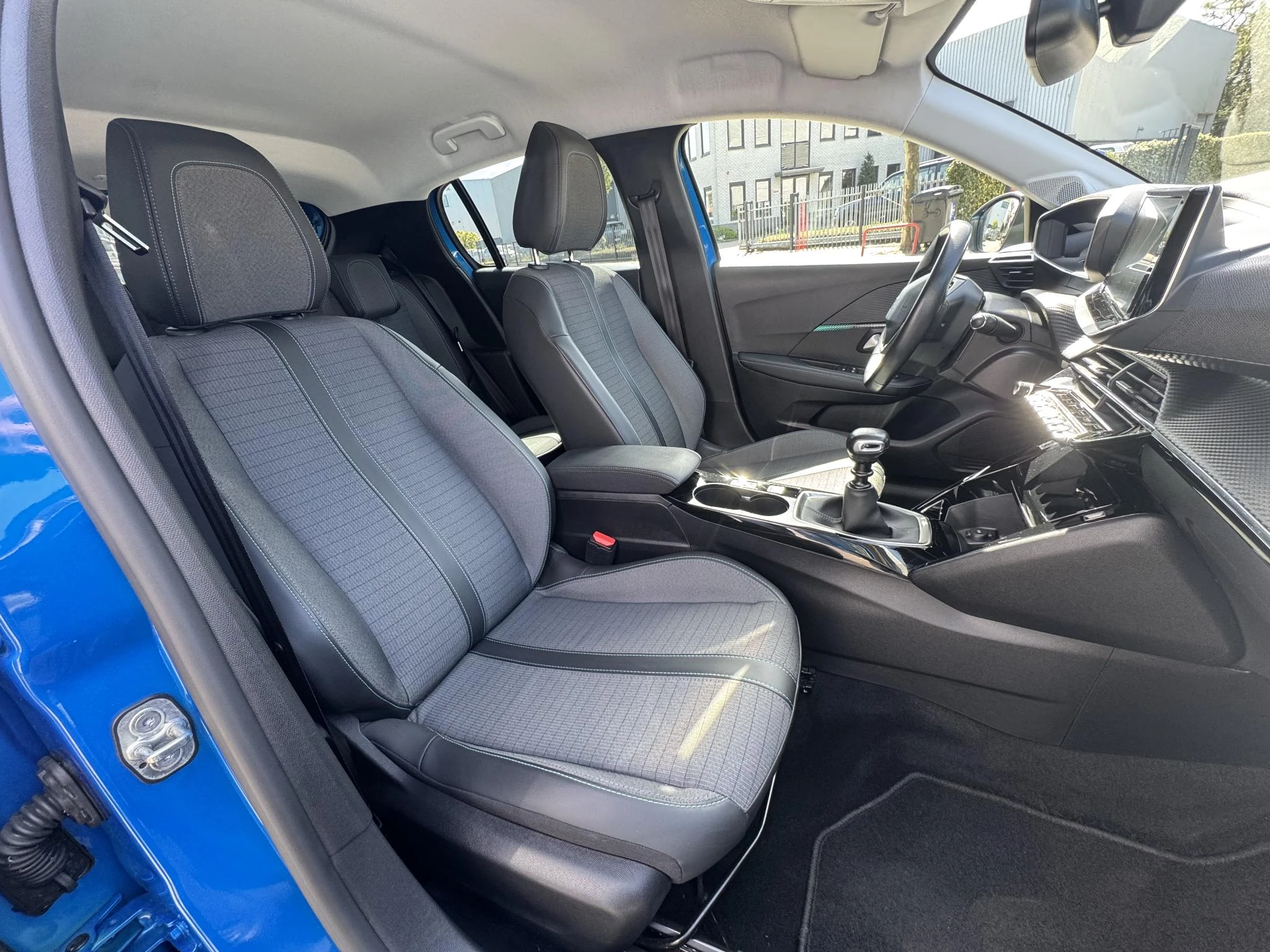 Peugeot-208-image-14