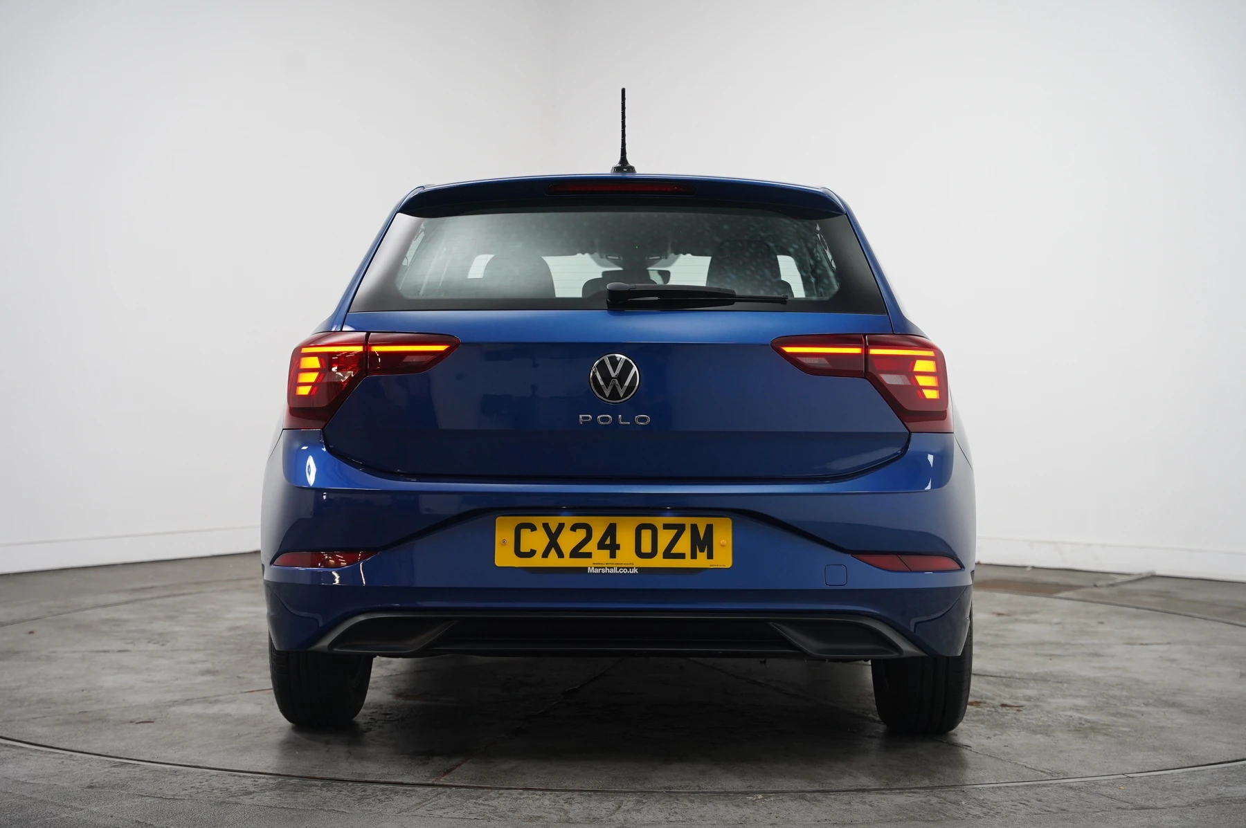 Volkswagen-Polo-image-13