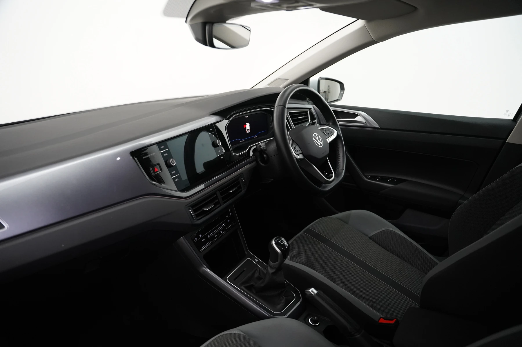 Volkswagen-Polo-image-1