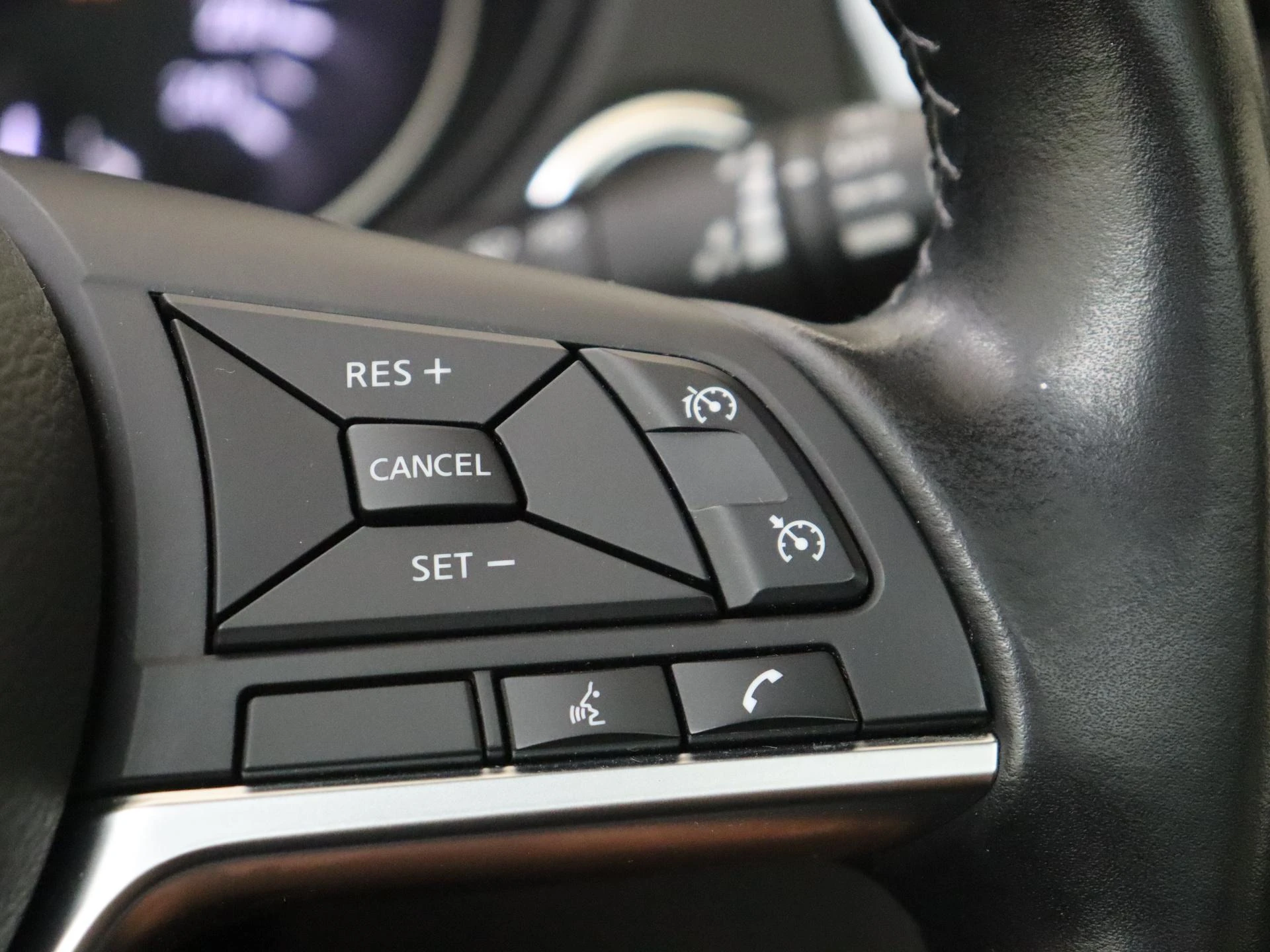 Nissan-QASHQAI-image-12