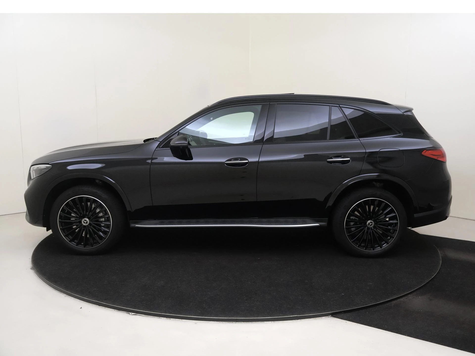 Mercedes-Benz GLC 300e 4MATIC AMG Line
