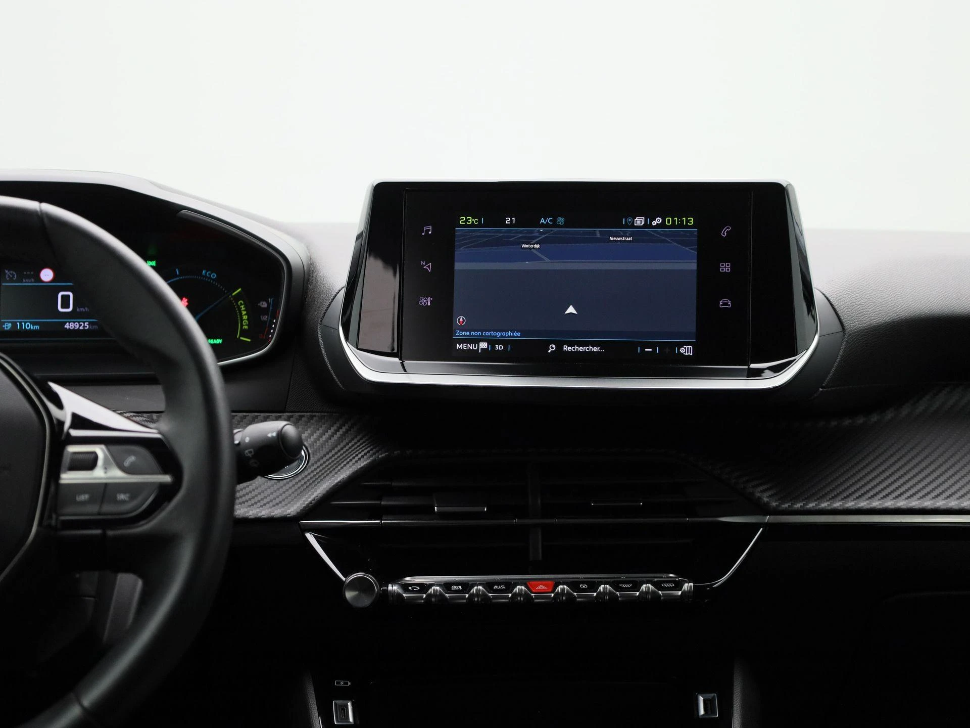 Peugeot-e-2008-image-8