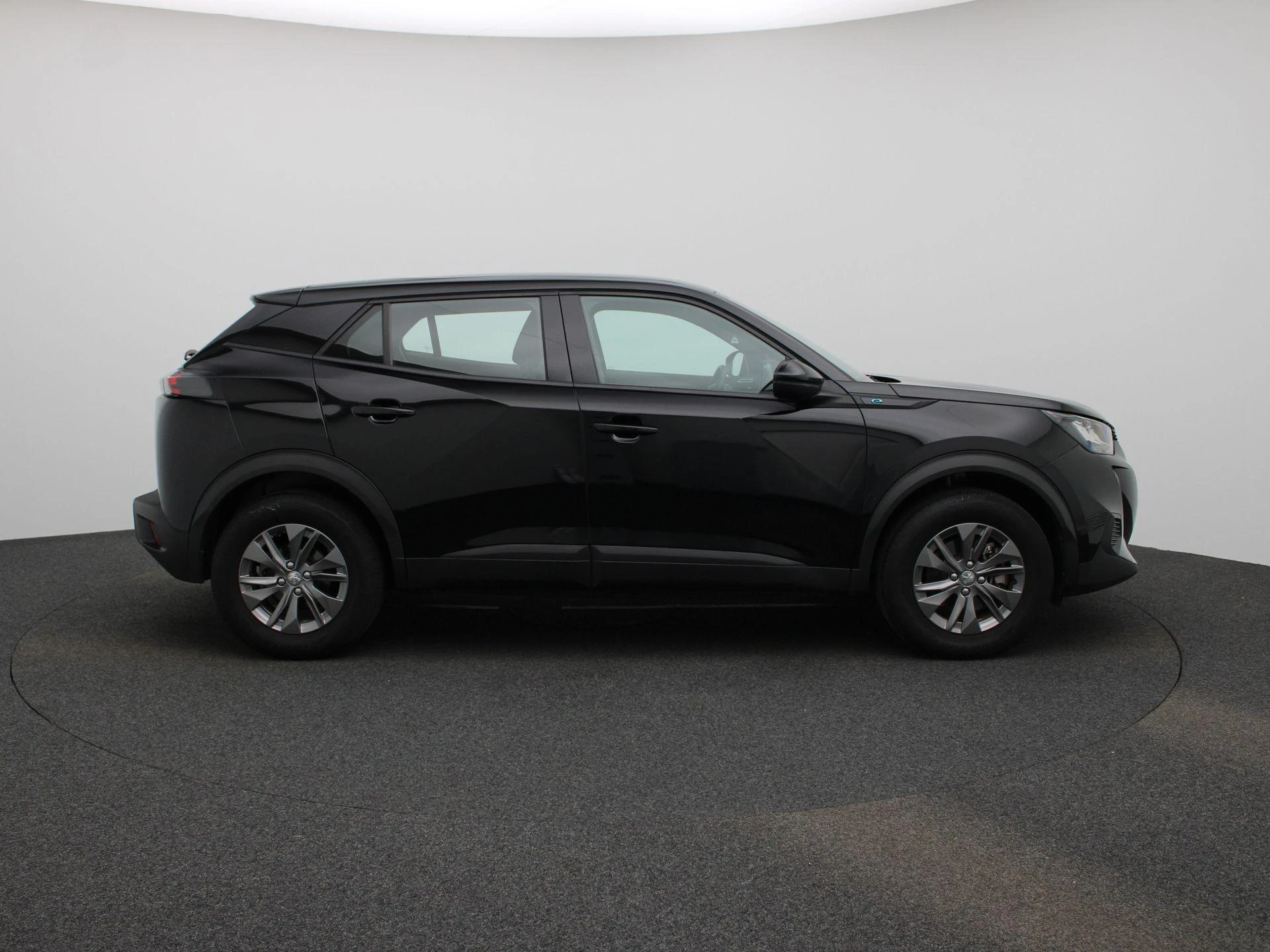 Peugeot-e-2008-image-5