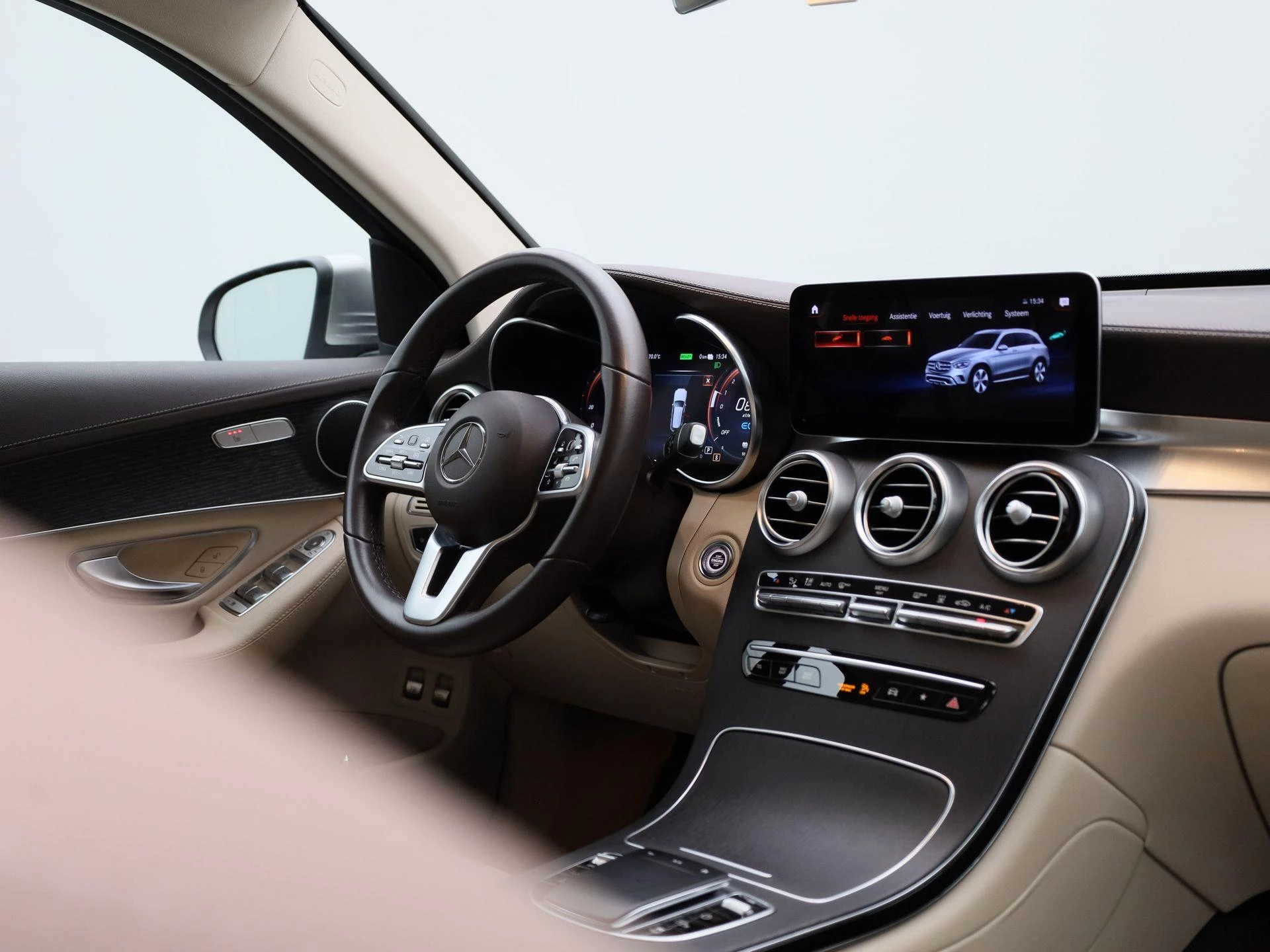 Mercedes-Benz GLC 300e 4MATIC Business Solution