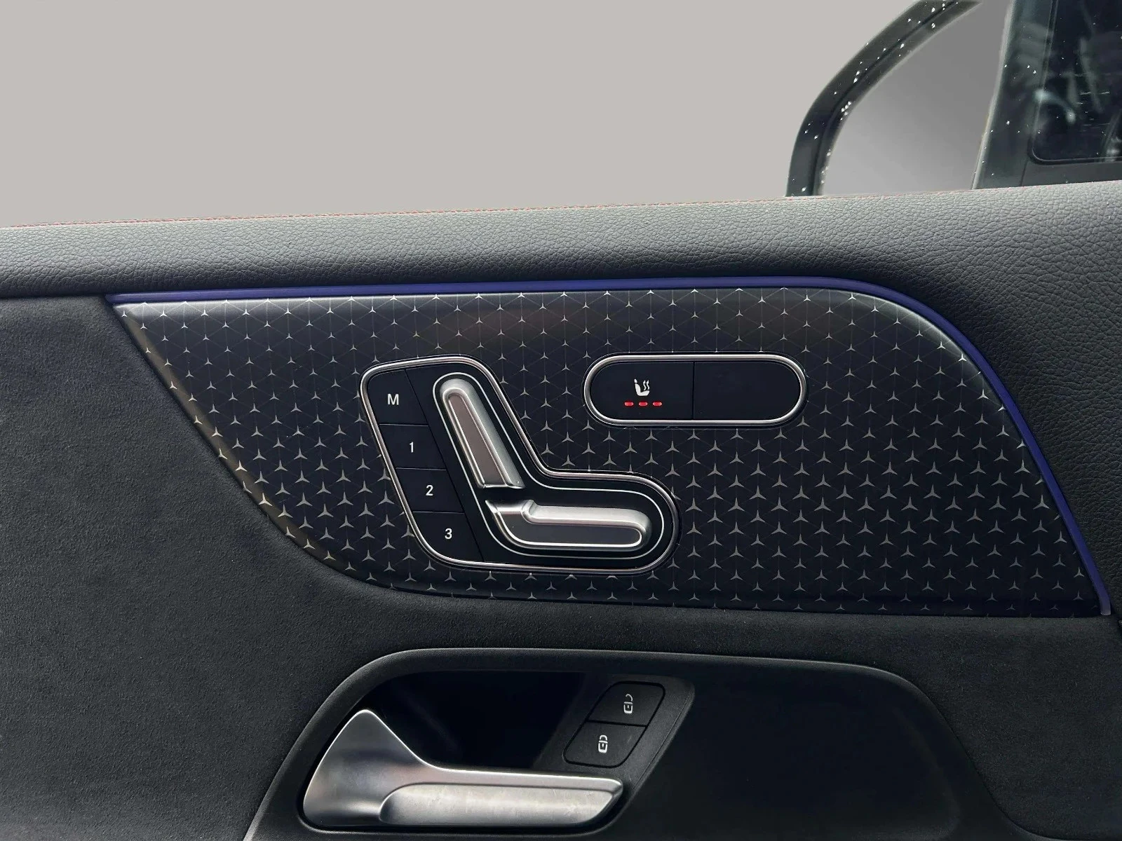 Mercedes-Benz-EQB-image-9