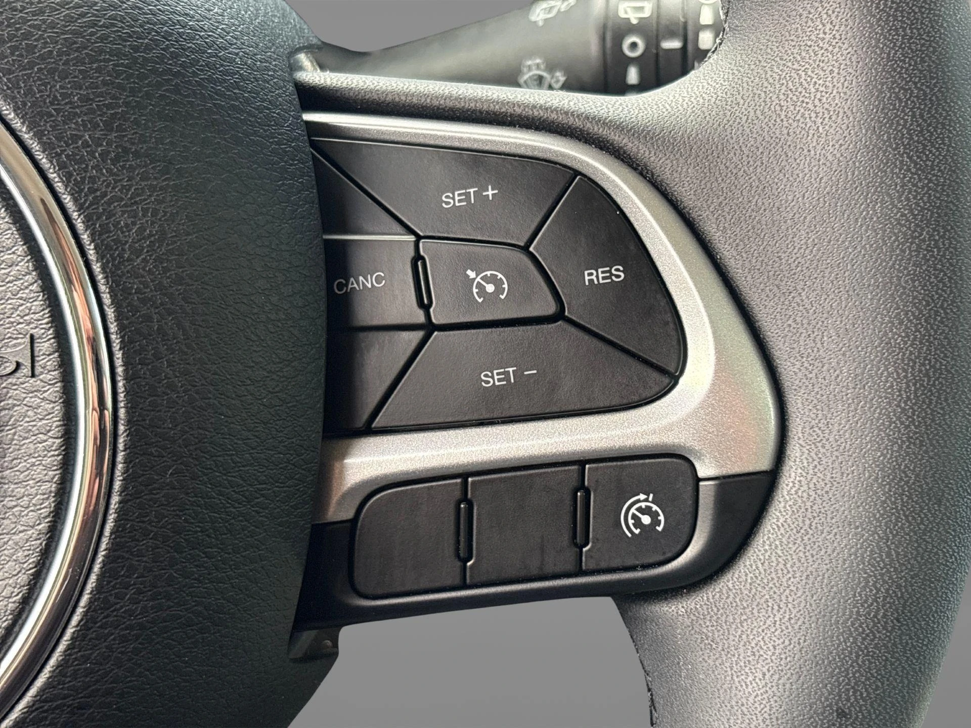 Jeep-Renegade-image-10