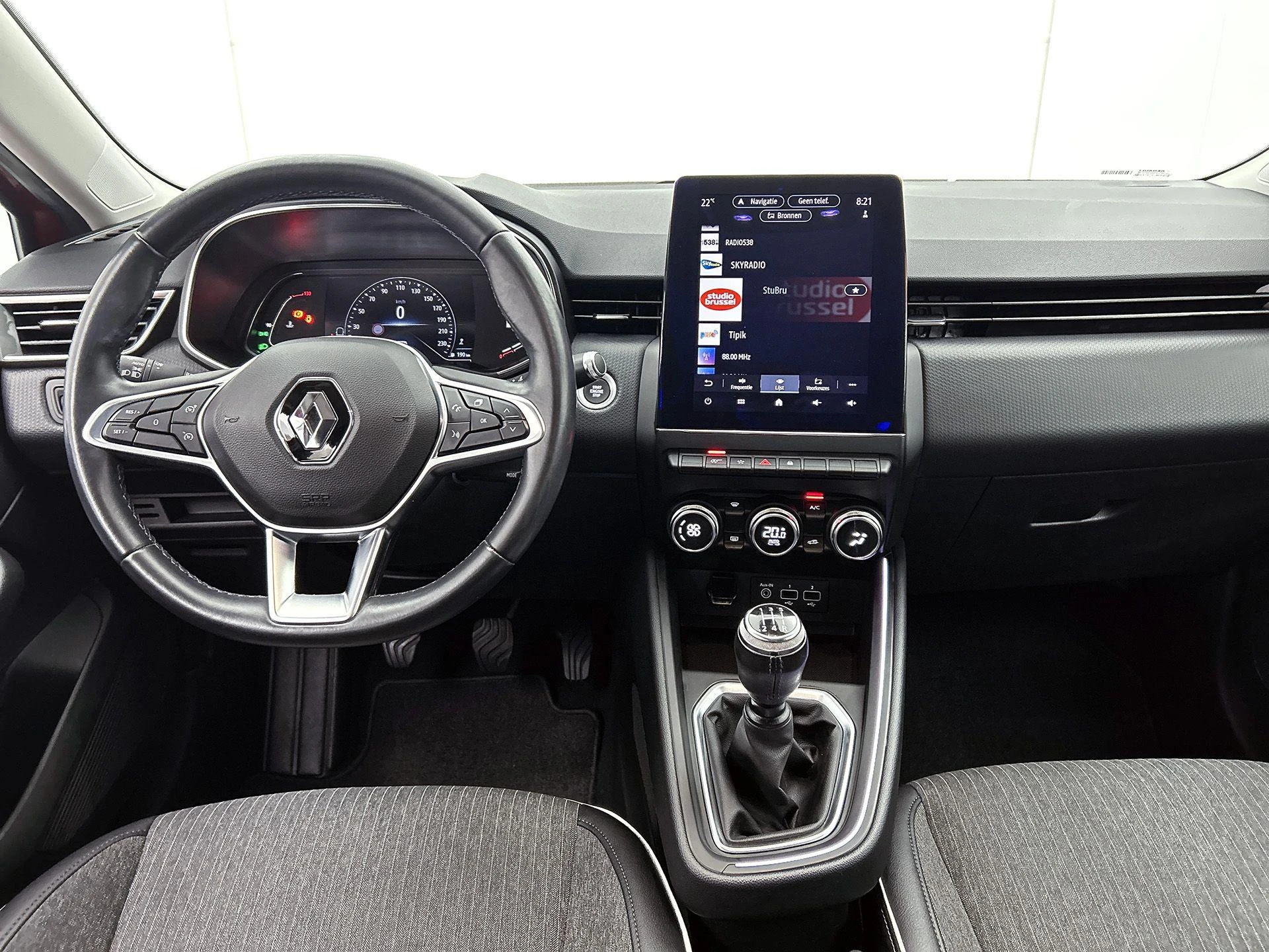 Renault-Clio-image-22
