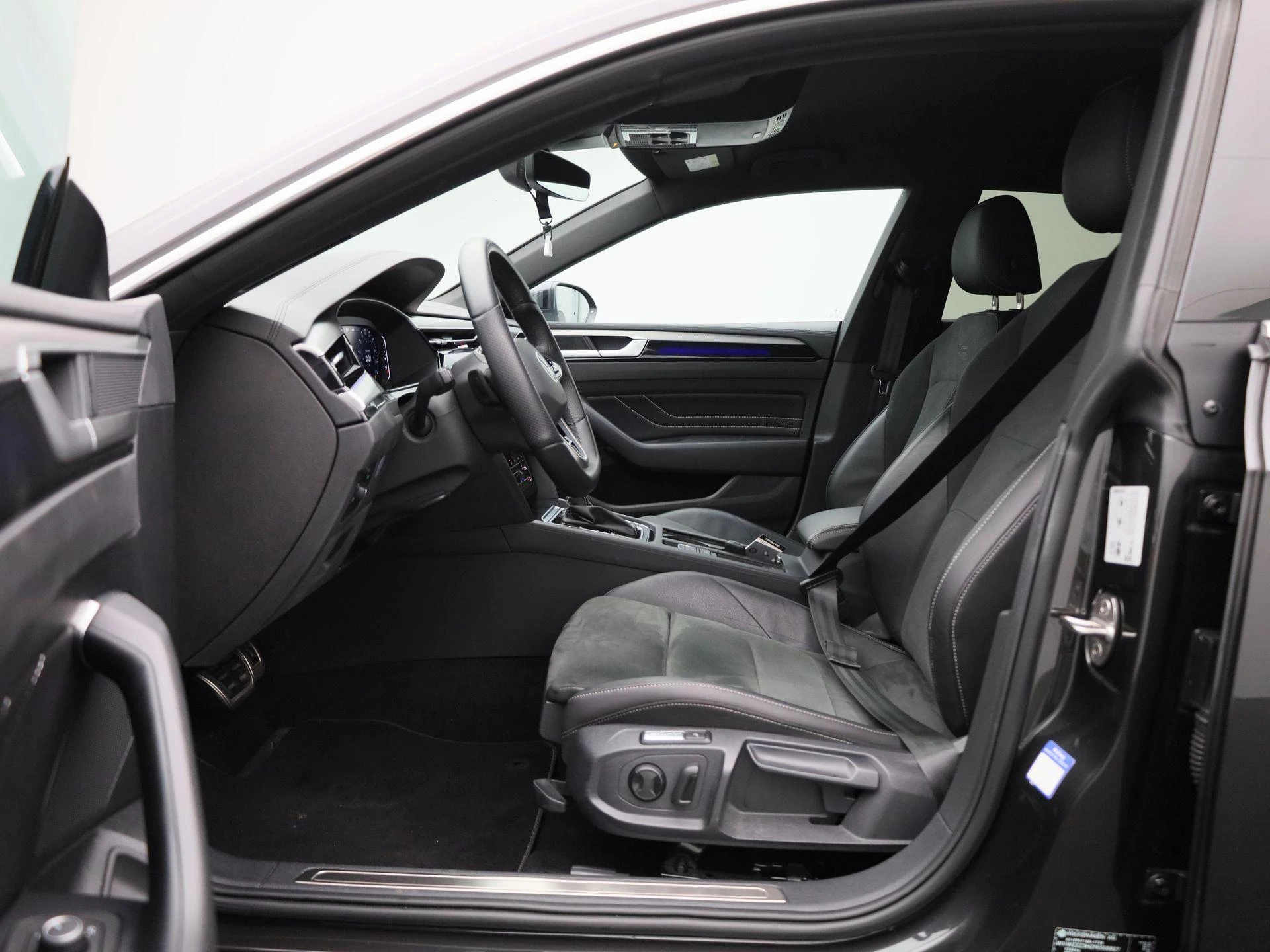 Volkswagen Arteon 1.4 TSI eHybrid R-Line Business+ 218 PK|