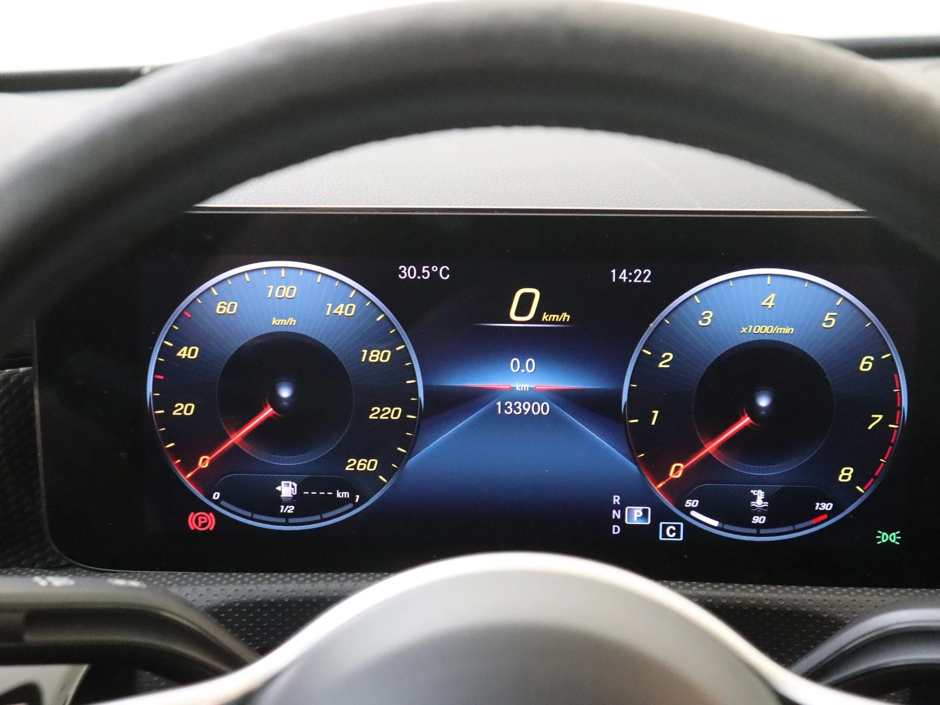 Mercedes-Benz-CLA-image-11