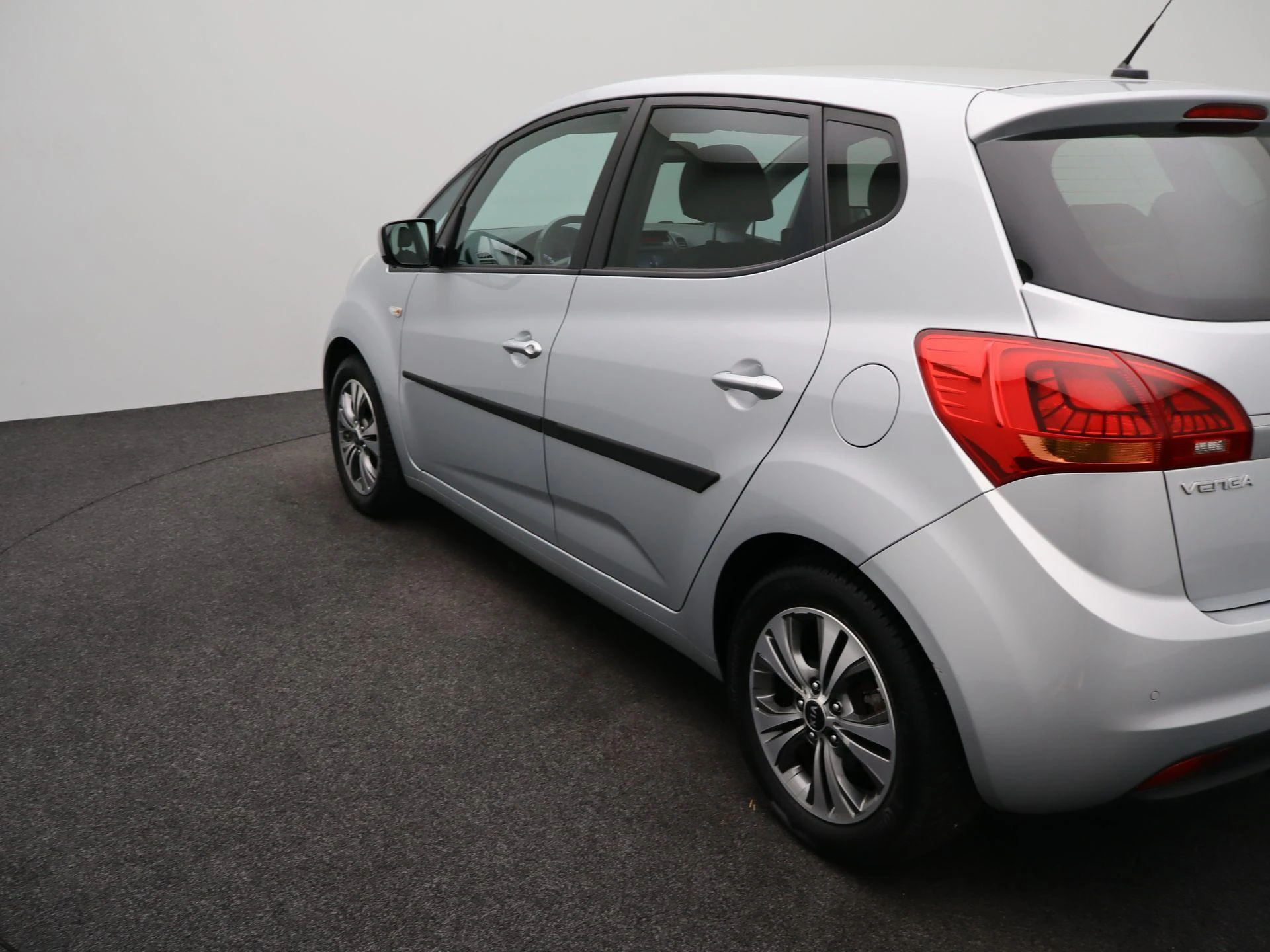 Kia-Venga-image-36