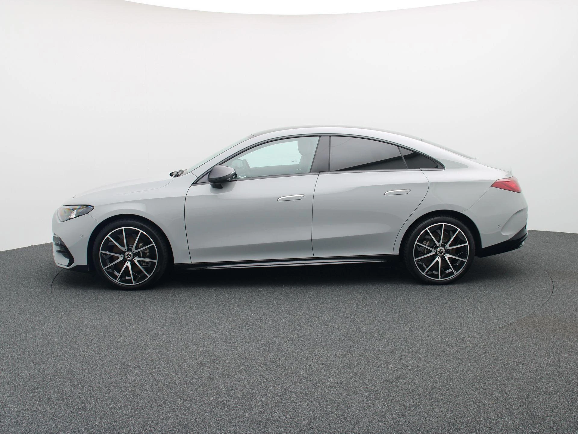 Mercedes-Benz-CLA-image-3