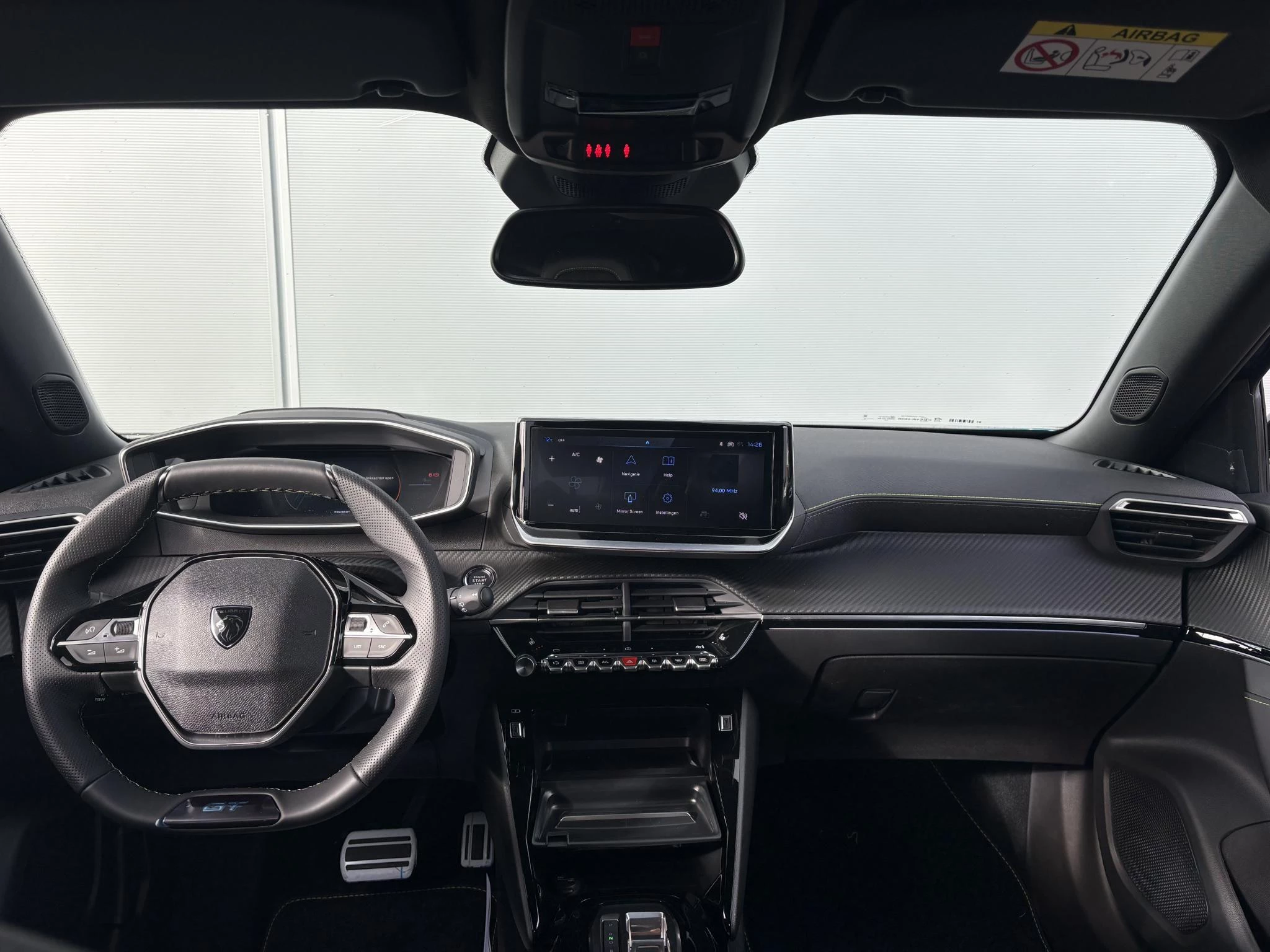 Peugeot-e-2008-image-10