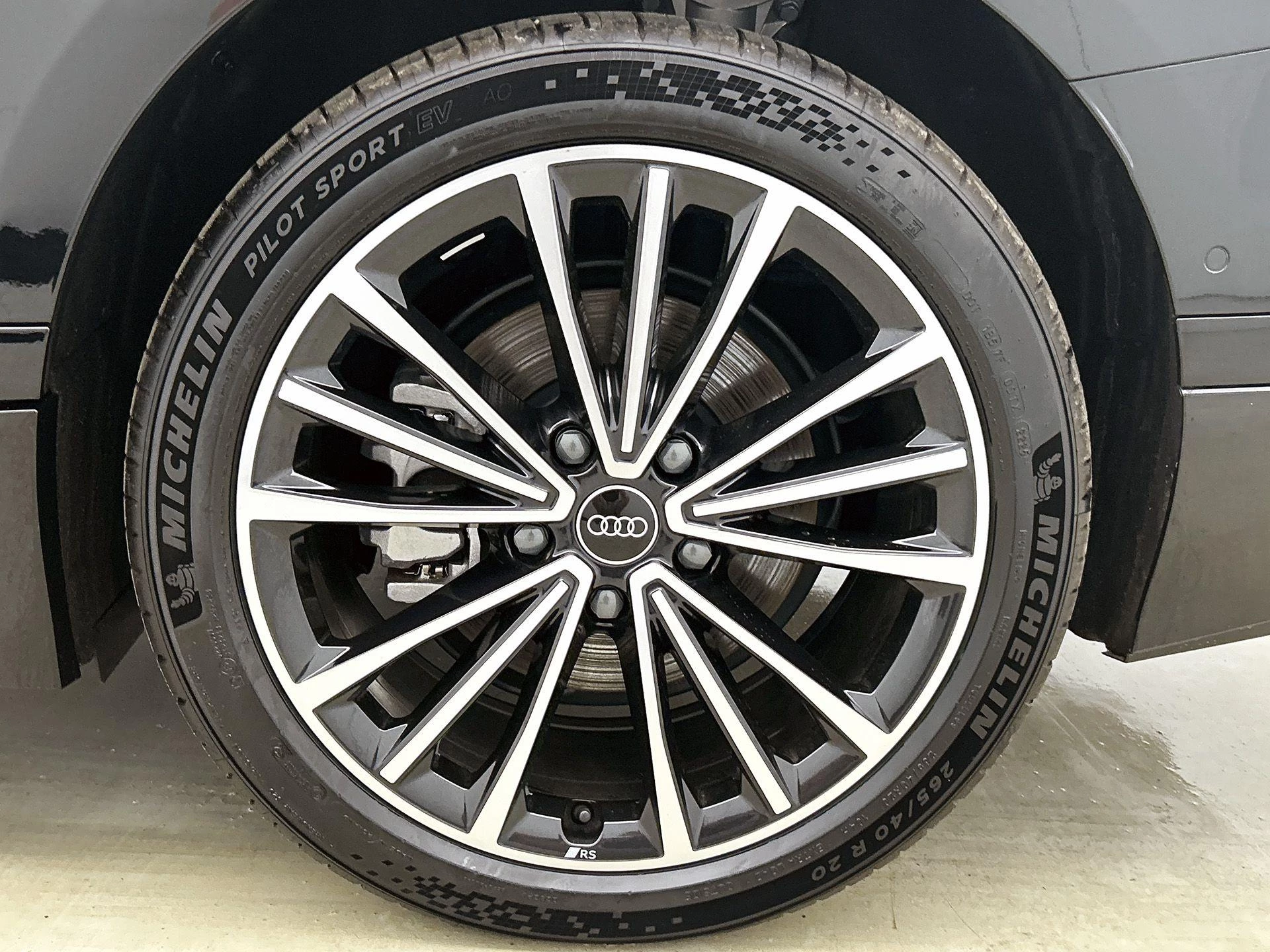 Audi-A6 Avant e-tron-image-36