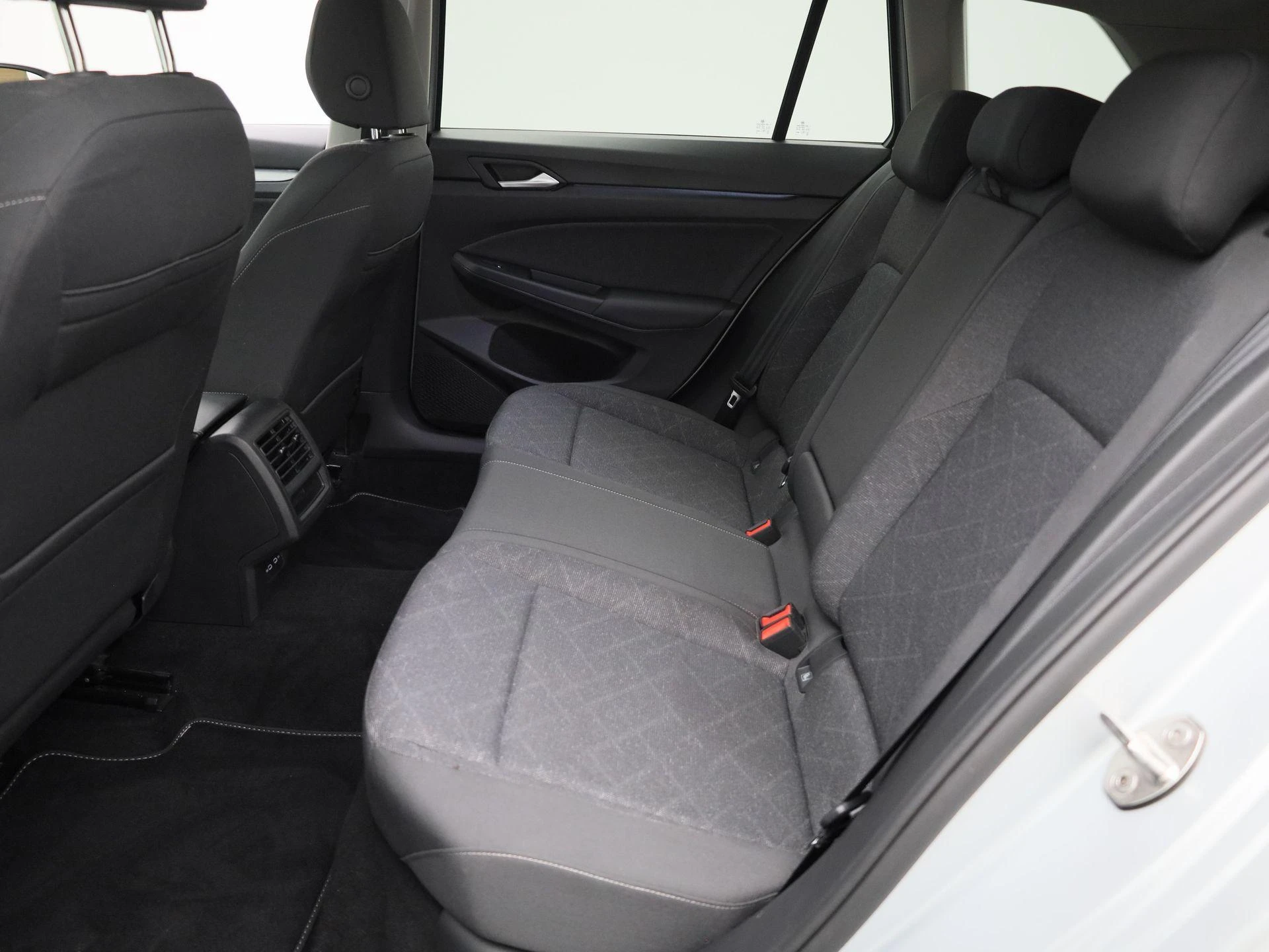 Volkswagen-Golf-image-11