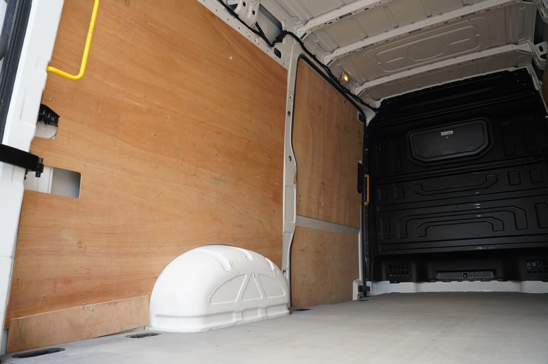 Volkswagen-Crafter-image-24